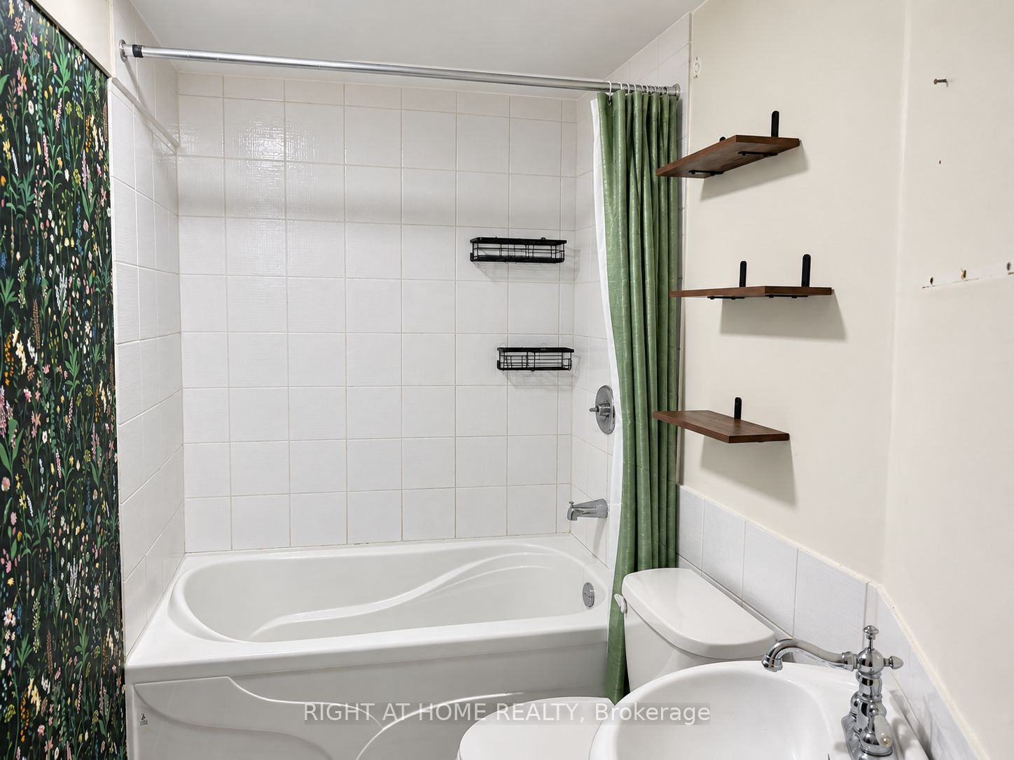 19 Evergreen Avenue Property Photo 6