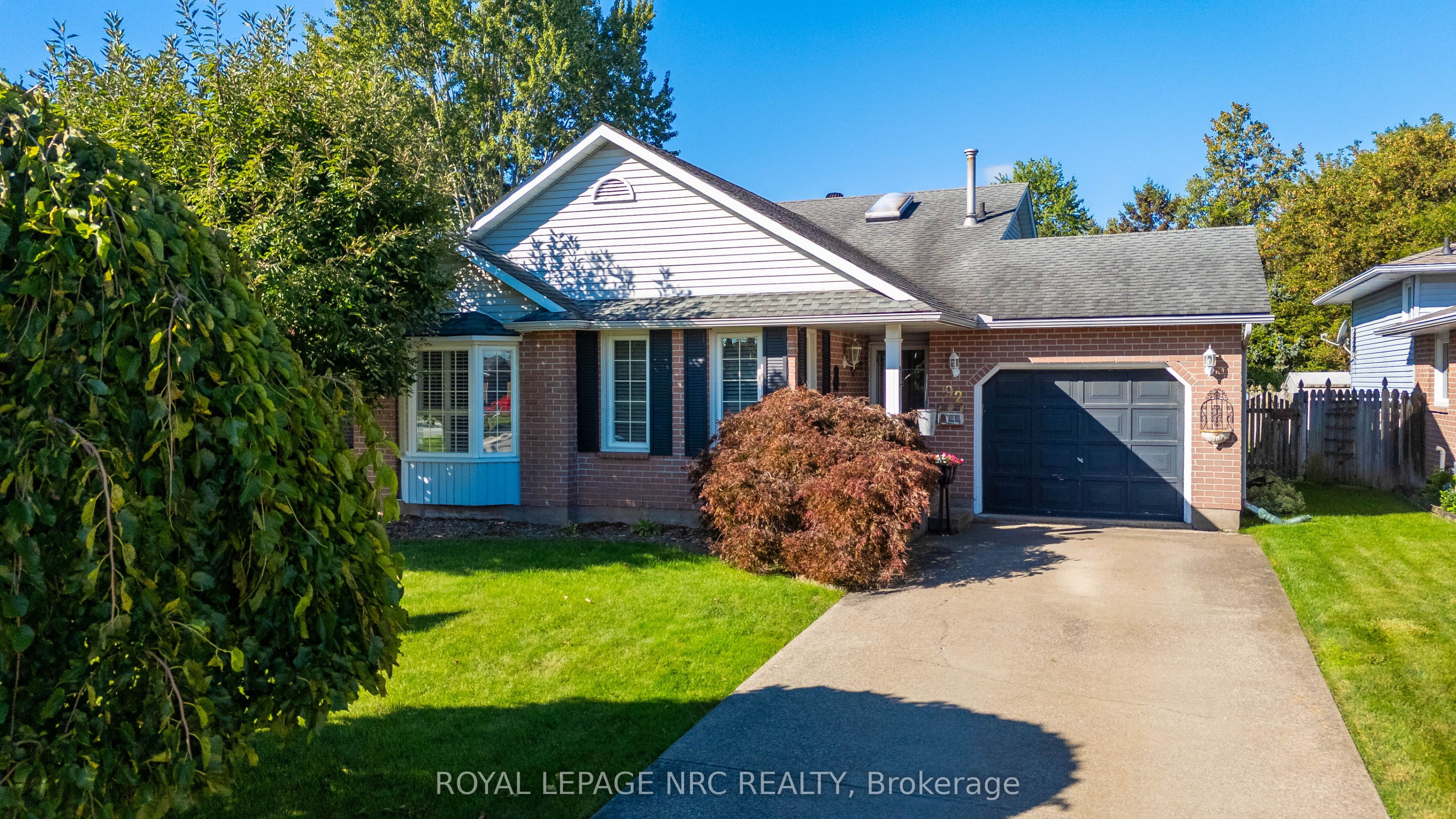 92 Larchwood Circle Property Photo 1