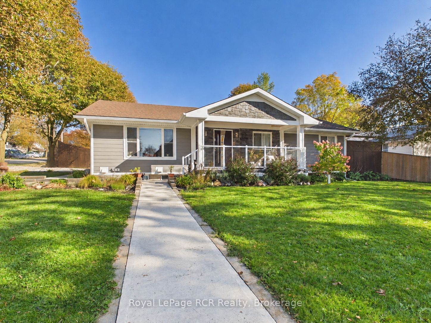 99 John Street W Property Photo 1