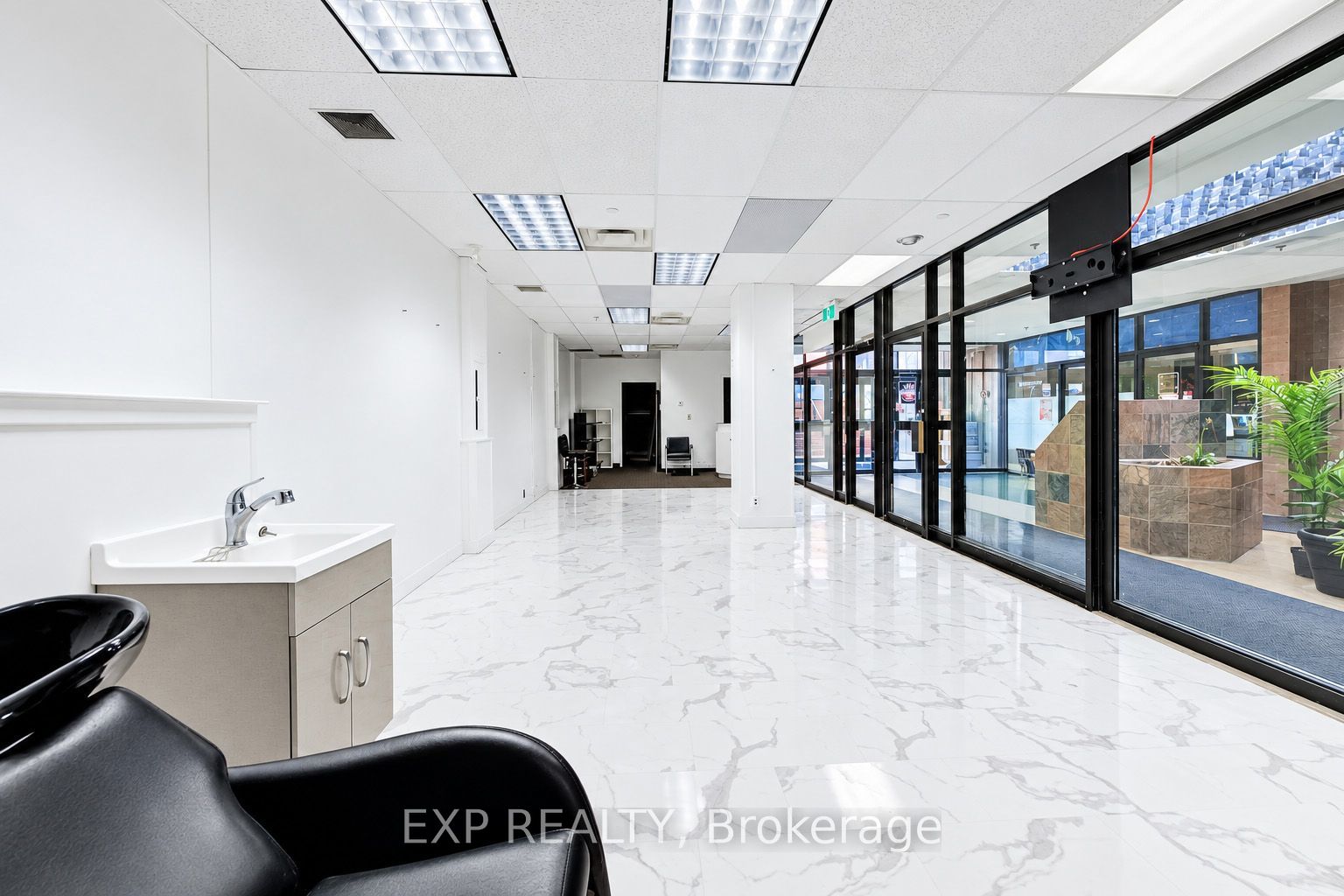 30 Duke Street W 103 Property Photo 11