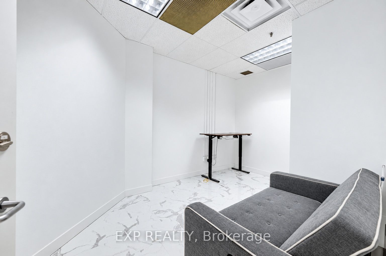 30 Duke Street W 103 Property Photo 12