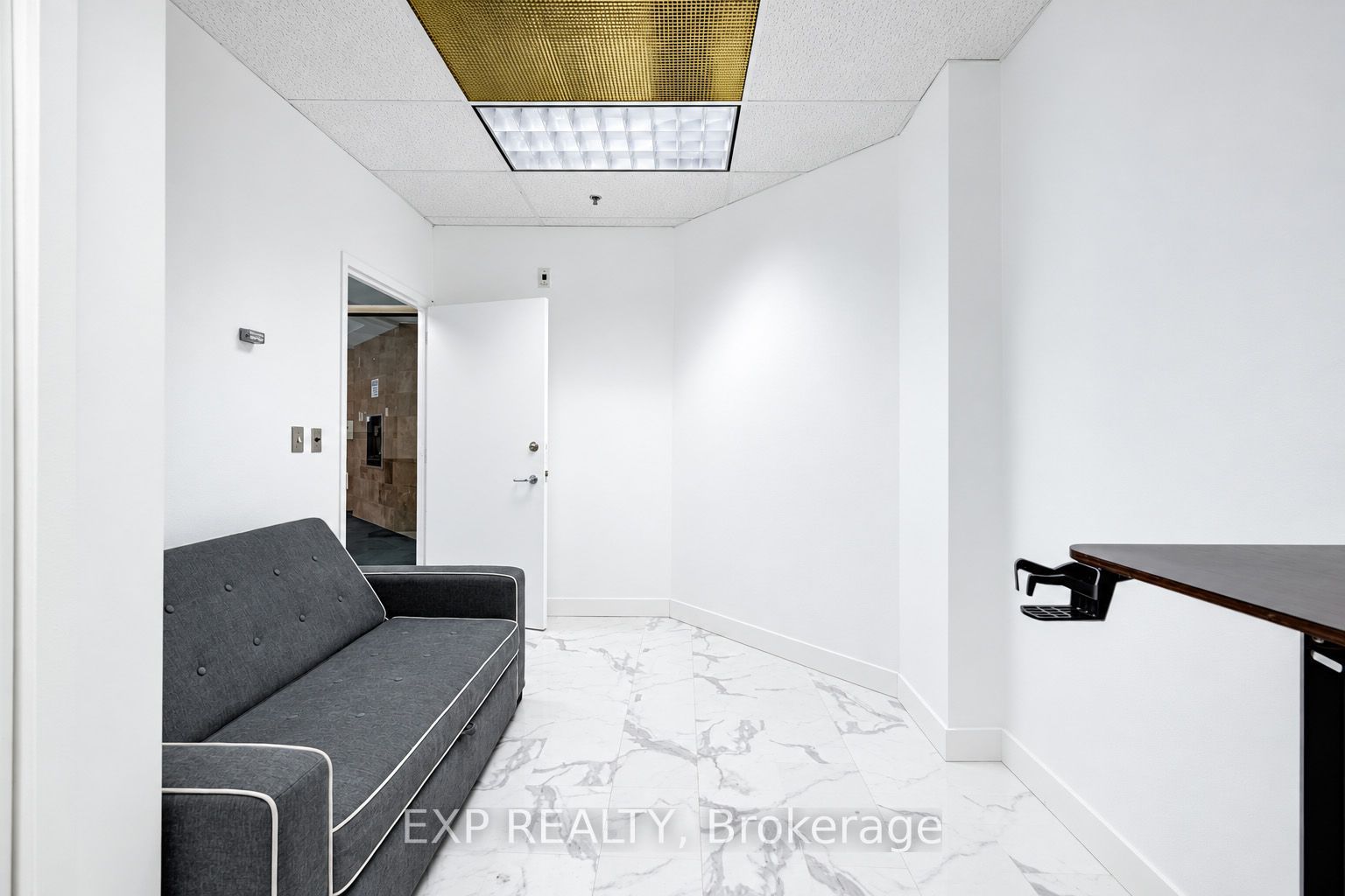 30 Duke Street W 103 Property Photo 13