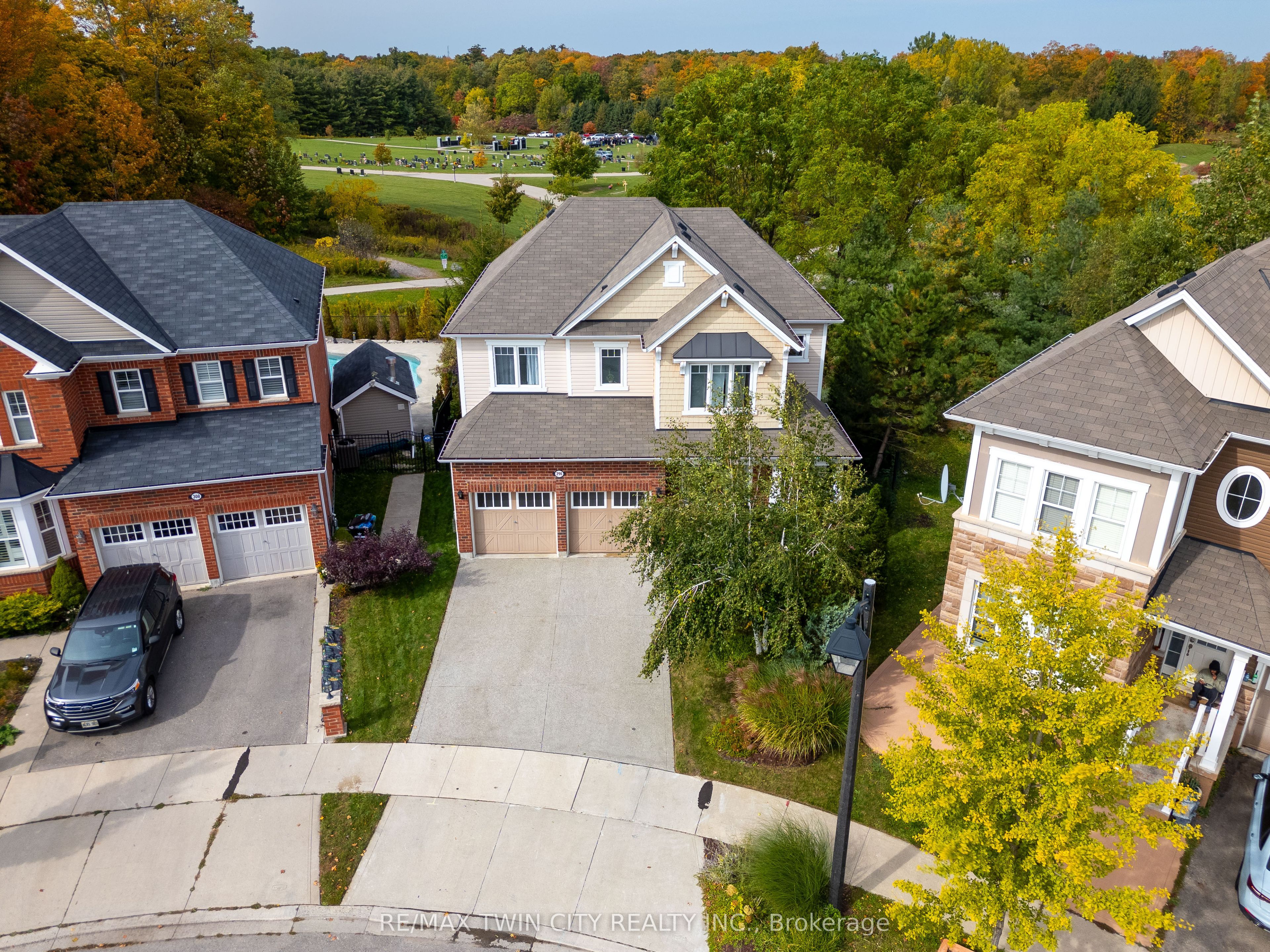 296 Falling Green Crescent Property Photo 1