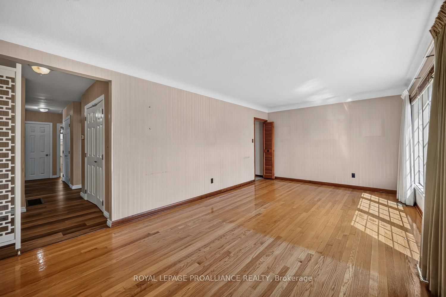 402 Linda Street Property Photo 4