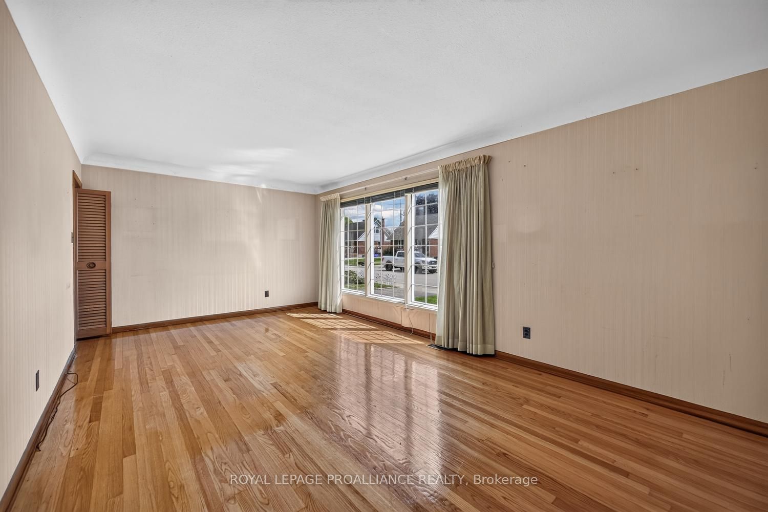 402 Linda Street Property Photo 5