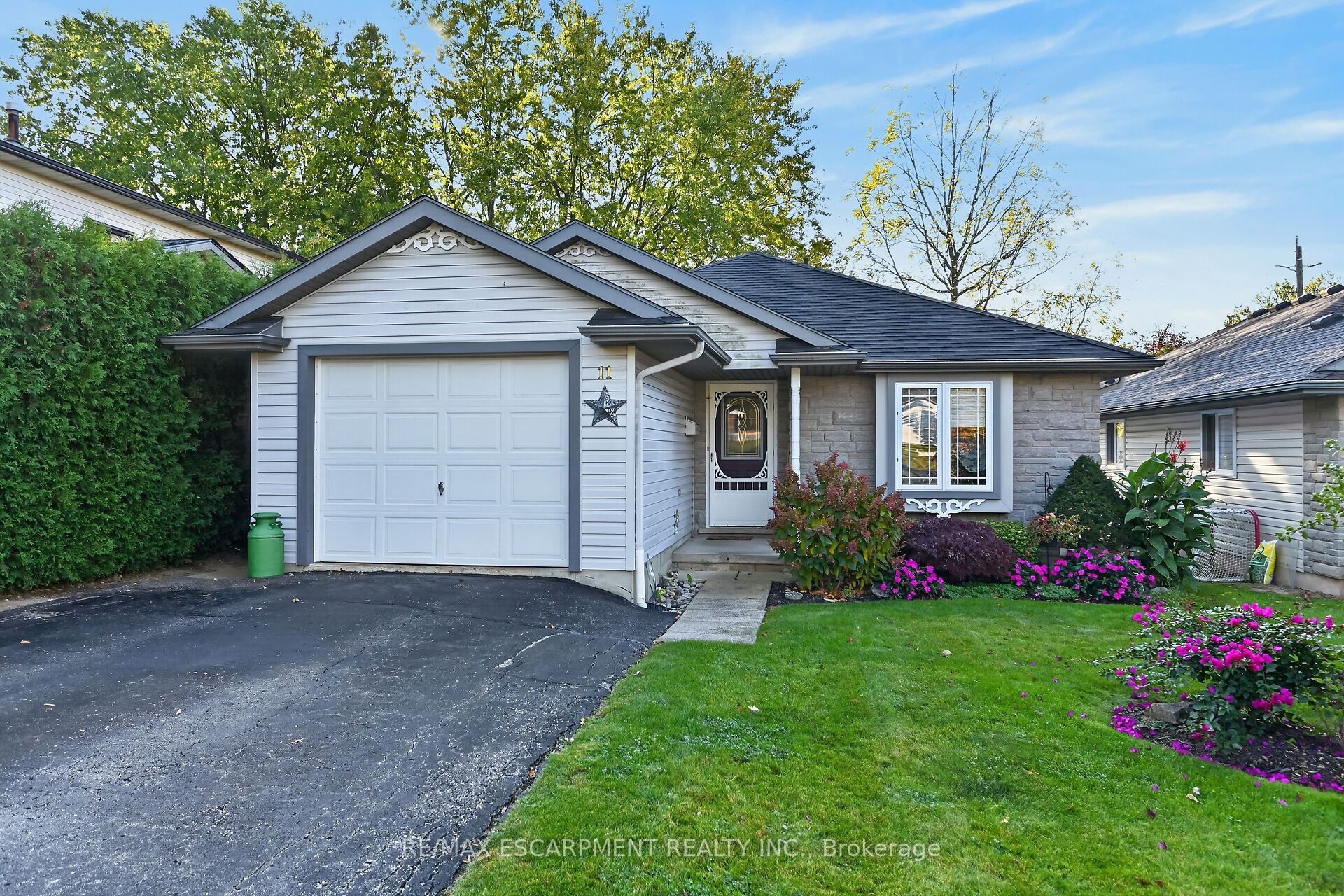 11 Barton Street Property Photo 1