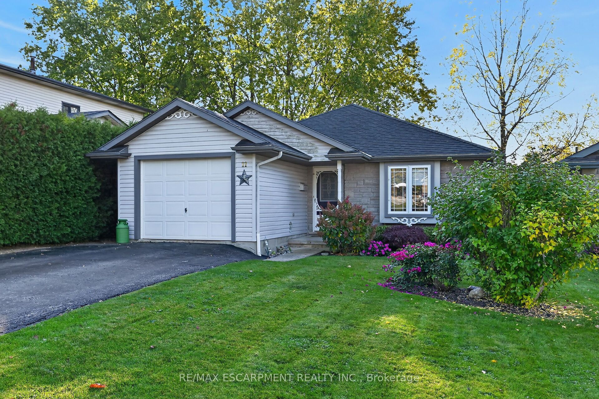 11 Barton Street Property Photo 2