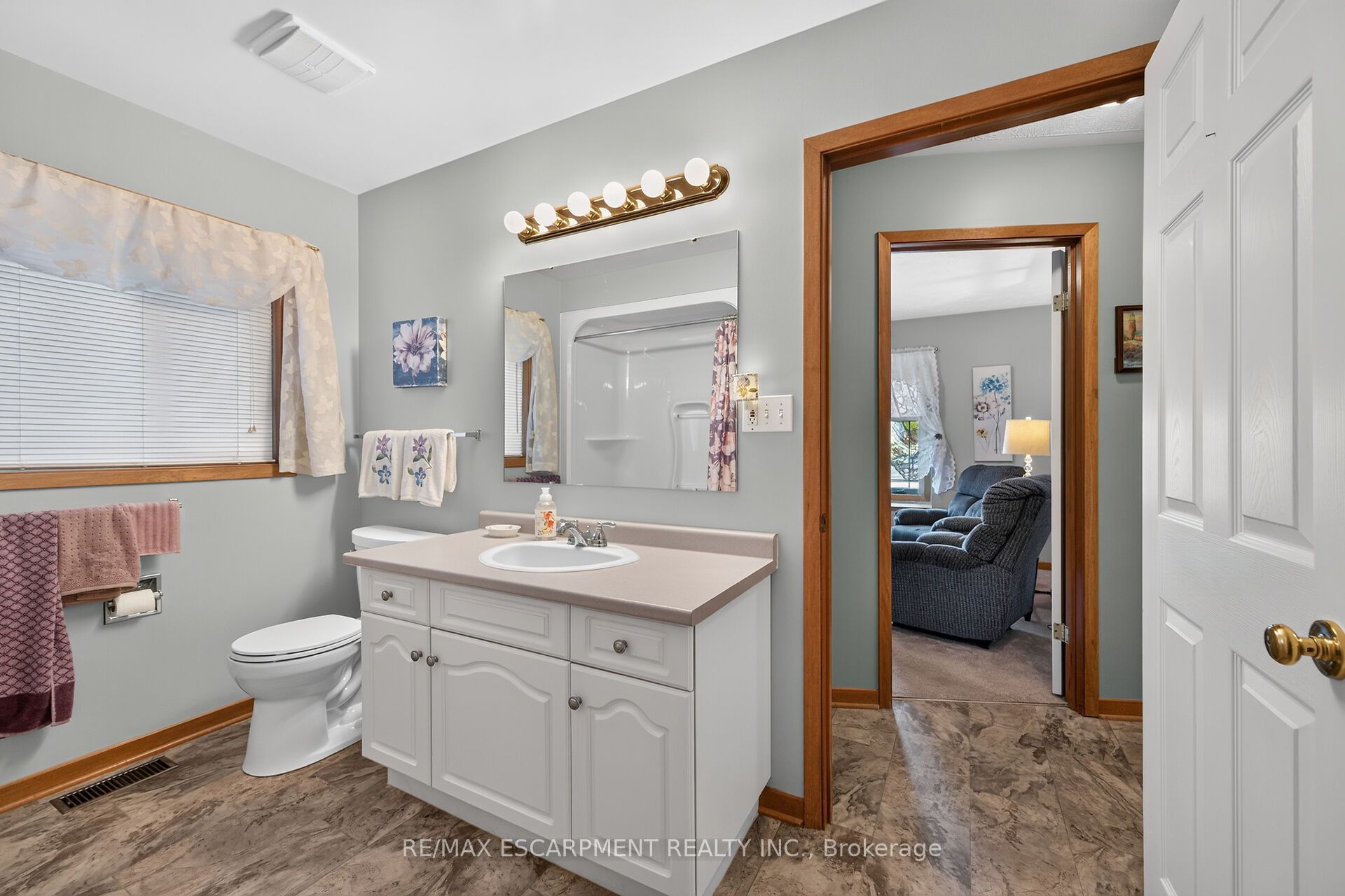 11 Barton Street Property Photo 21