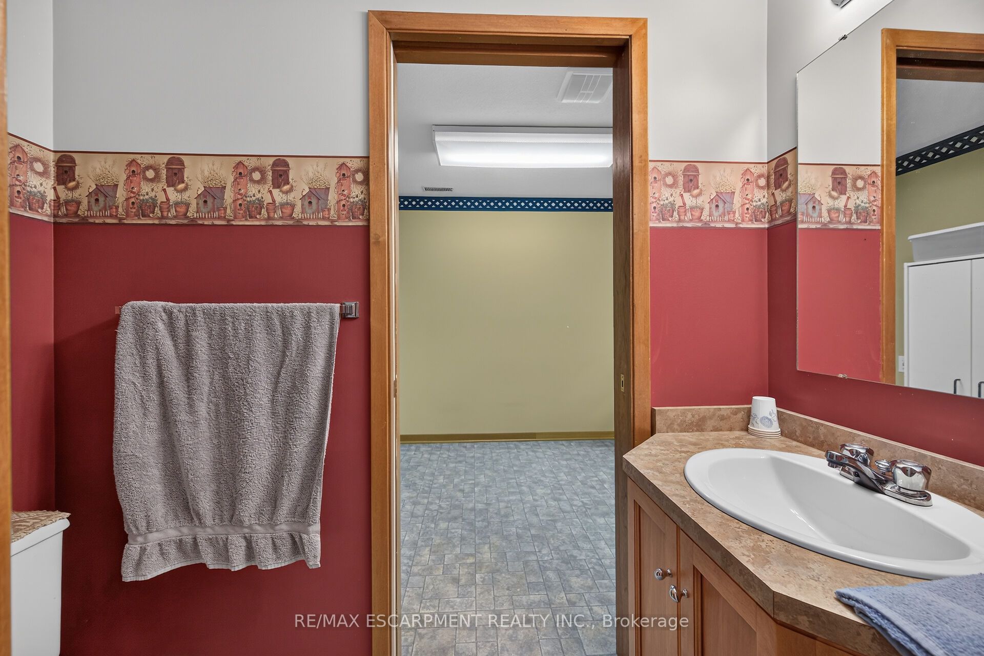 11 Barton Street Property Photo 35