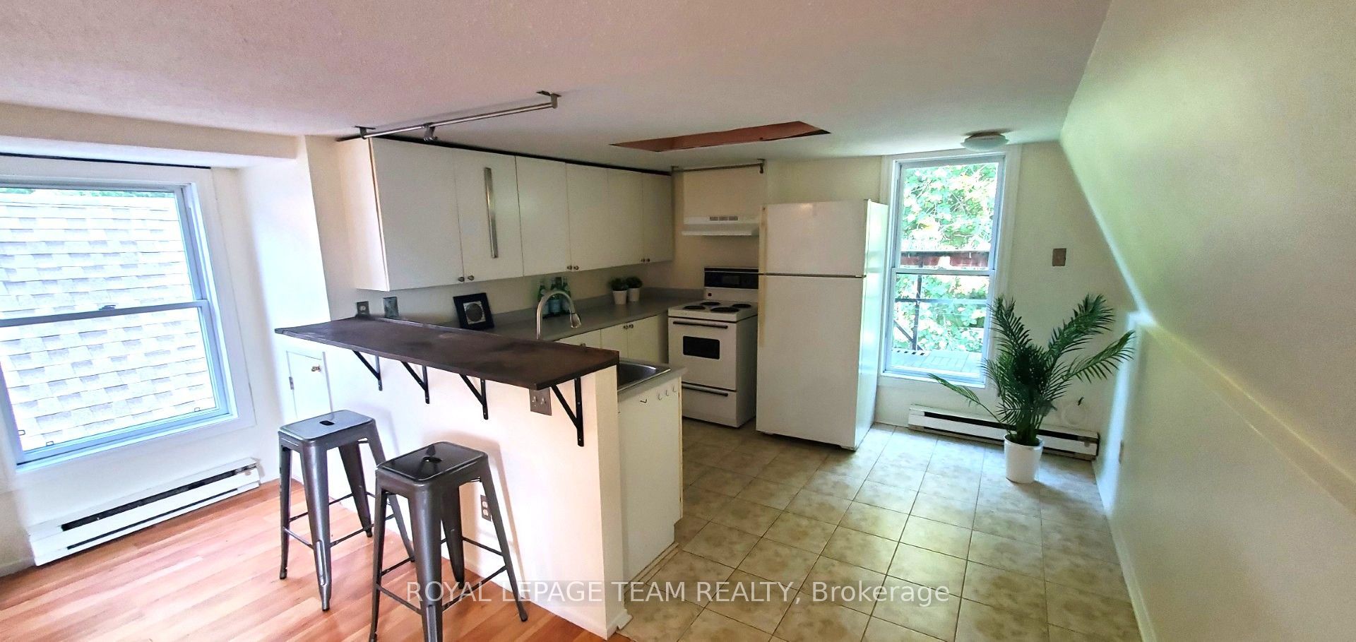 613 Gilmour Street 4 Property Photo 7
