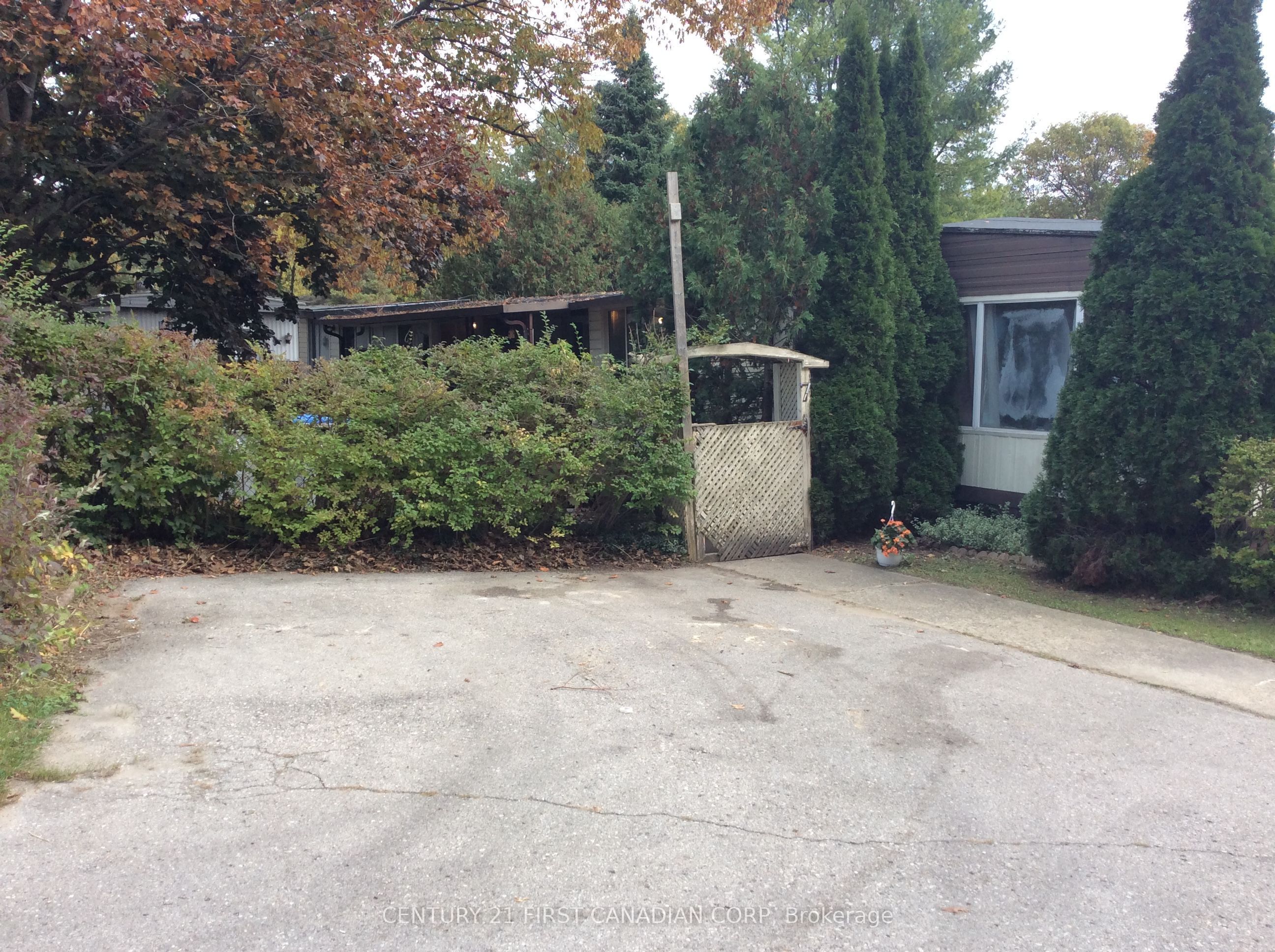 9839 Lakeshore Road 7 Property Photo 40