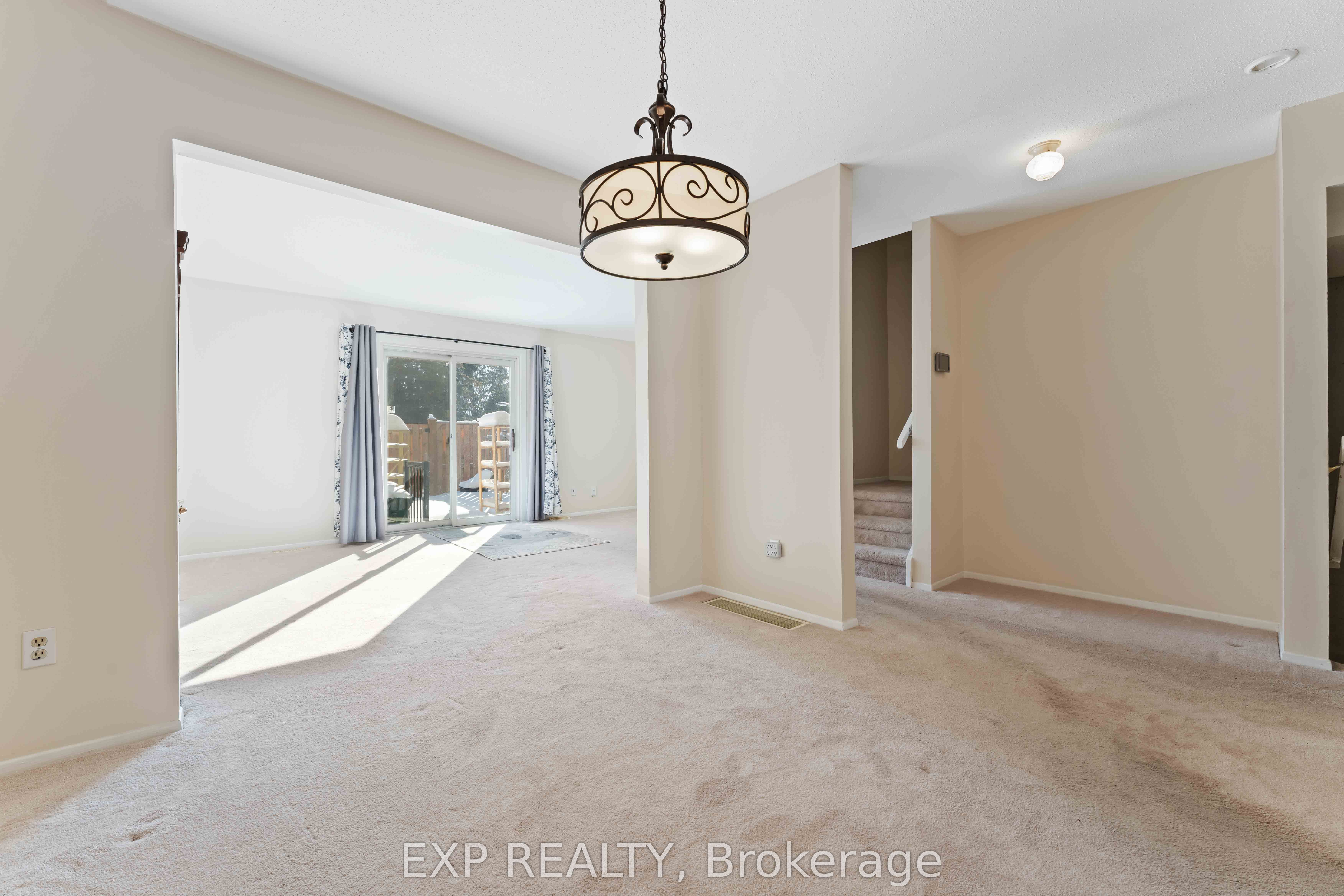 820 Cahill Drive W 38 Property Photo 6