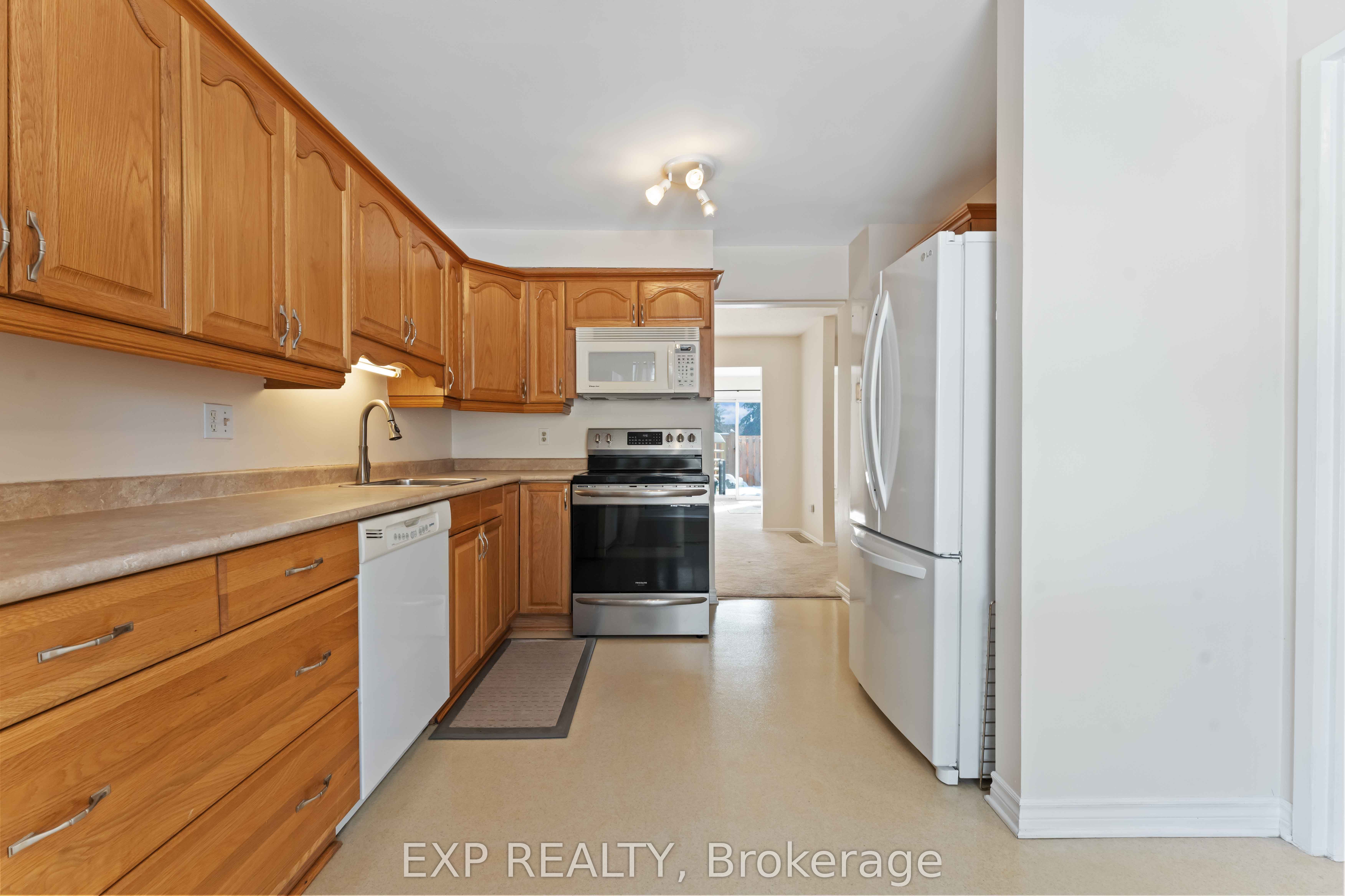 820 Cahill Drive W 38 Property Photo 12