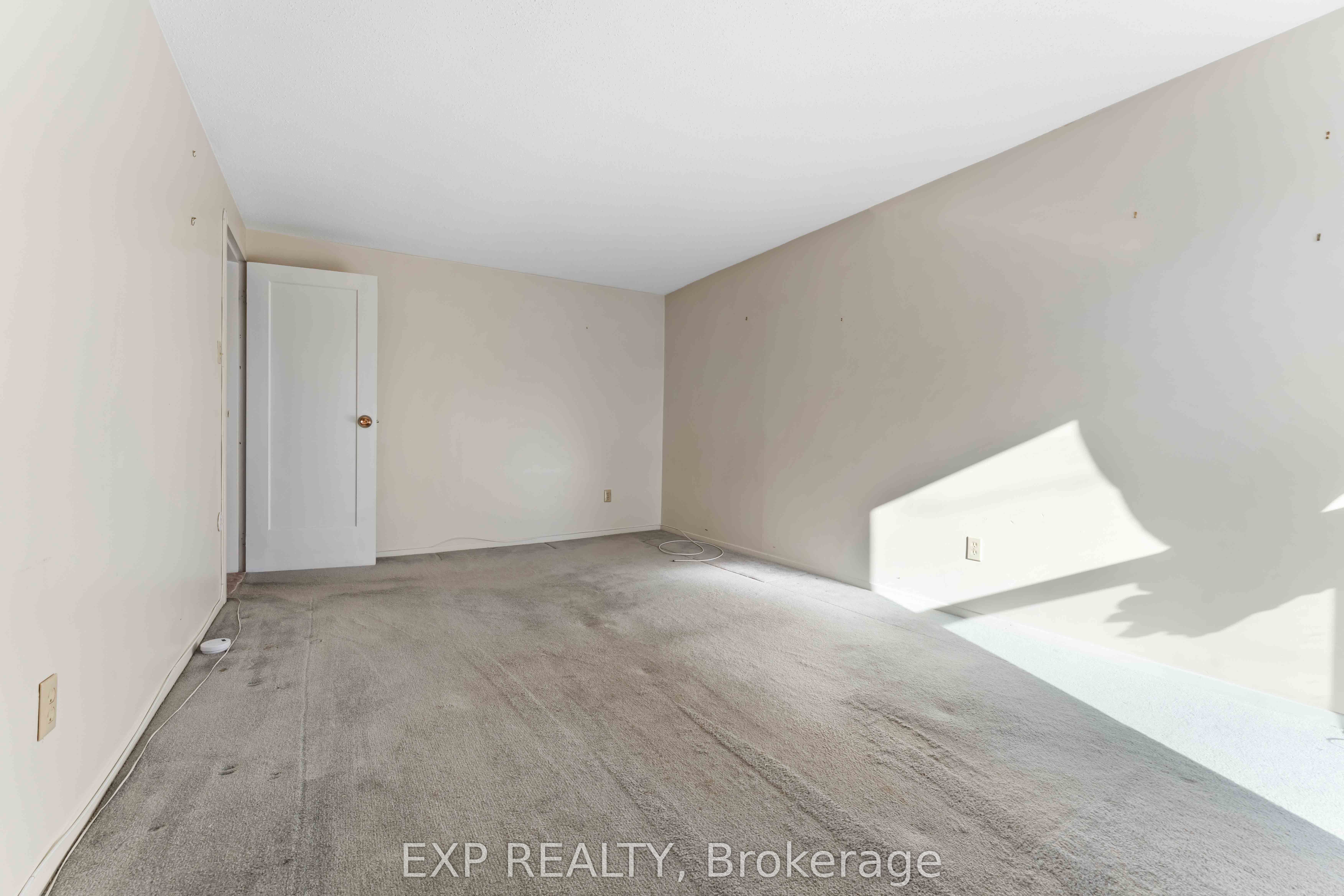 820 Cahill Drive W 38 Property Photo 22