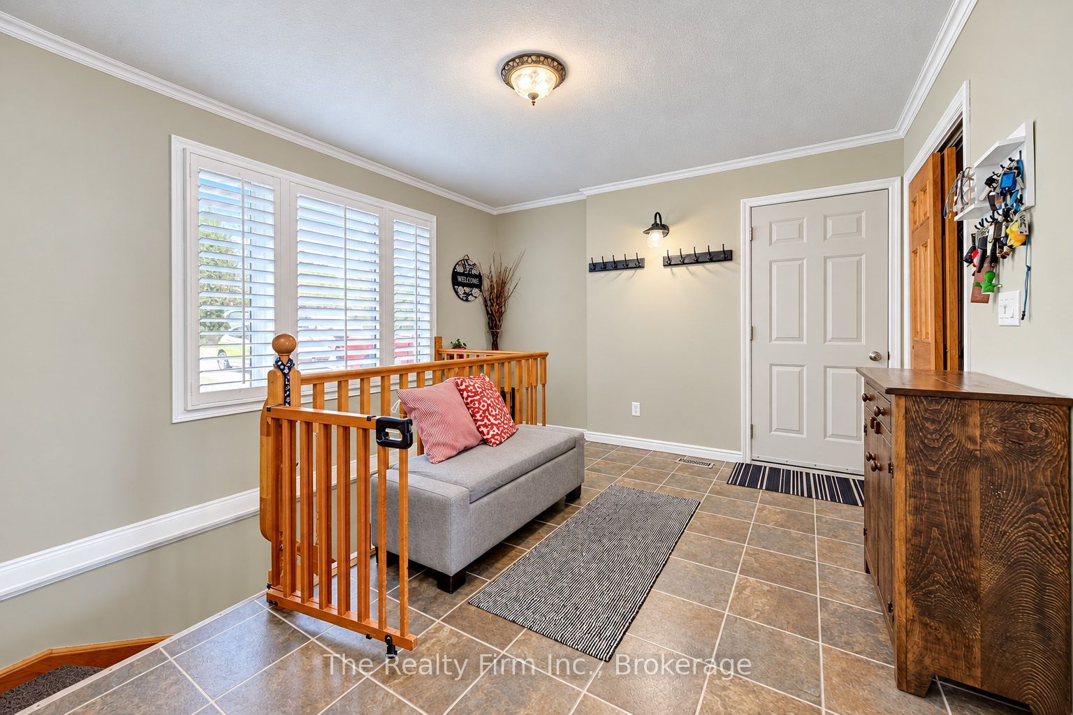 6652 3rd Line W Property Photo 4