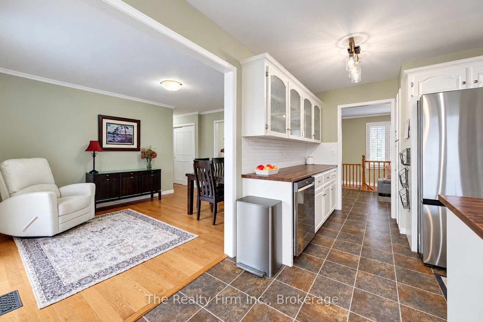 6652 3rd Line W Property Photo 8