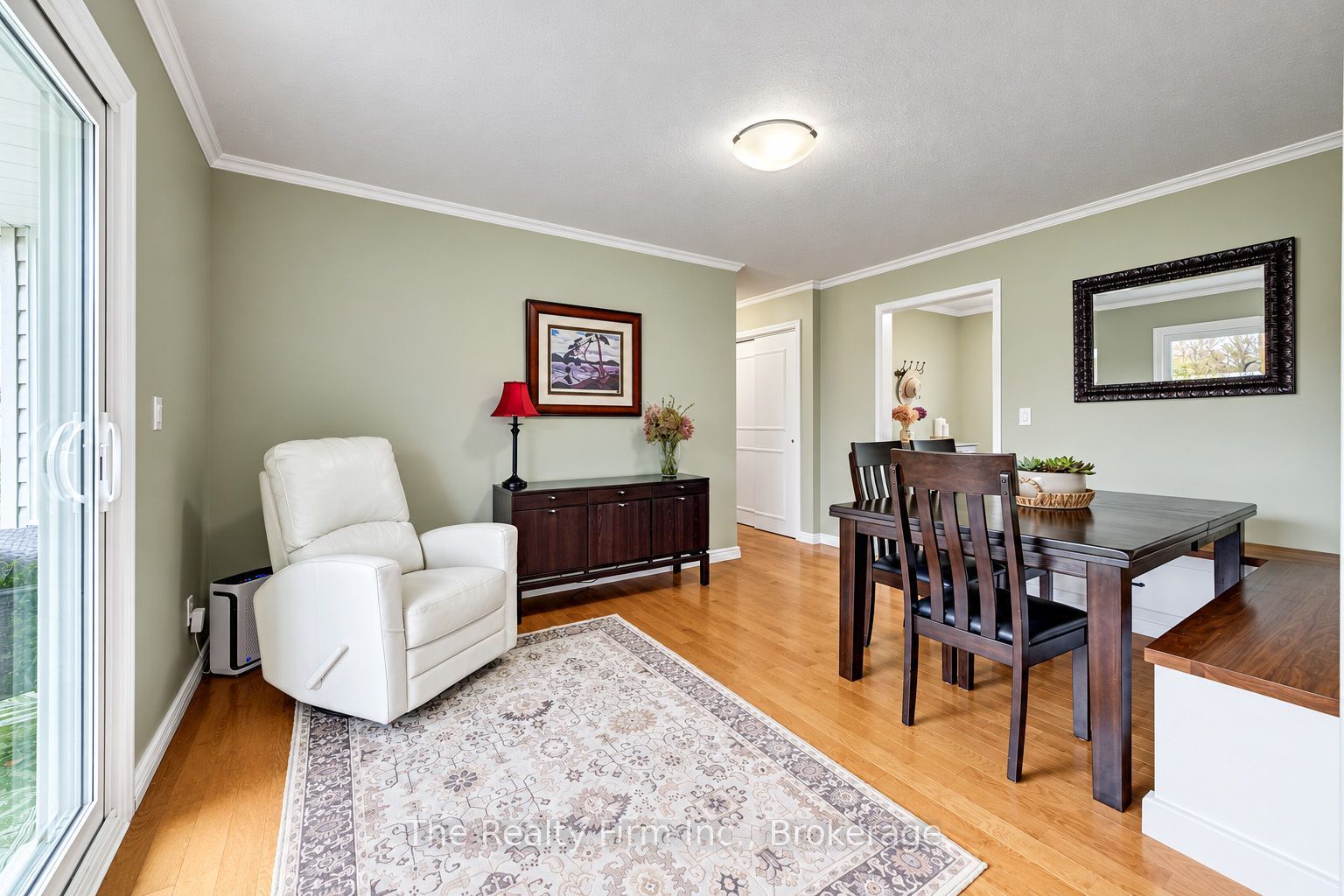 6652 3rd Line W Property Photo 10