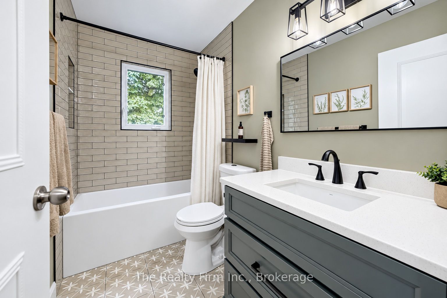 6652 3rd Line W Property Photo 13