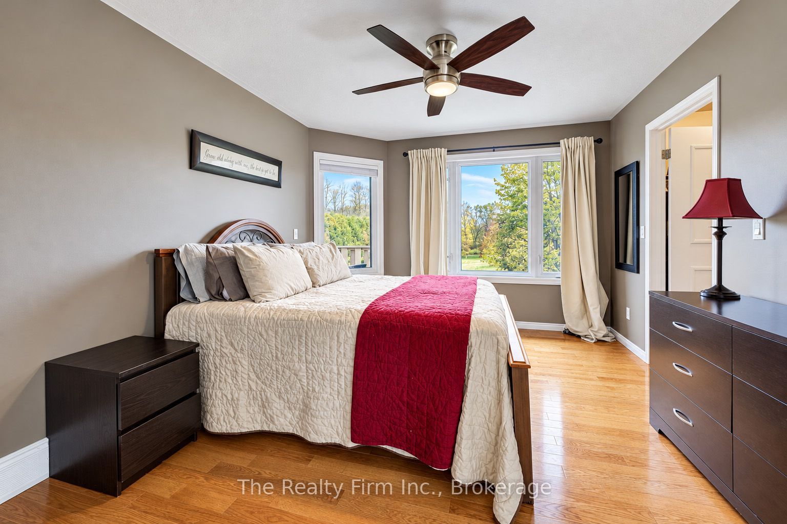 6652 3rd Line W Property Photo 14