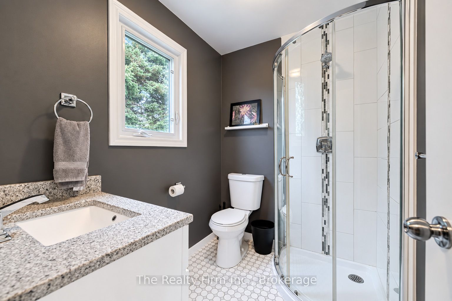6652 3rd Line W Property Photo 15