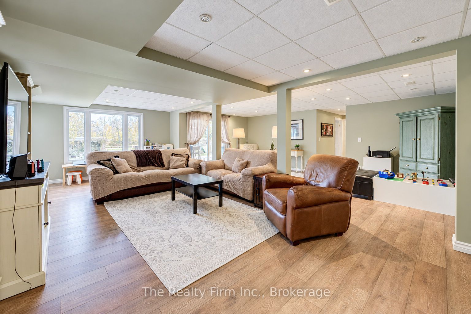 6652 3rd Line W Property Photo 18