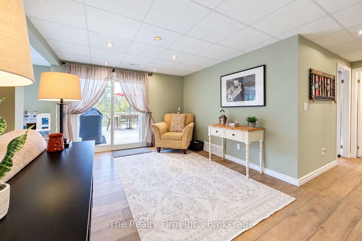 6652 3rd Line W Property Photo 21