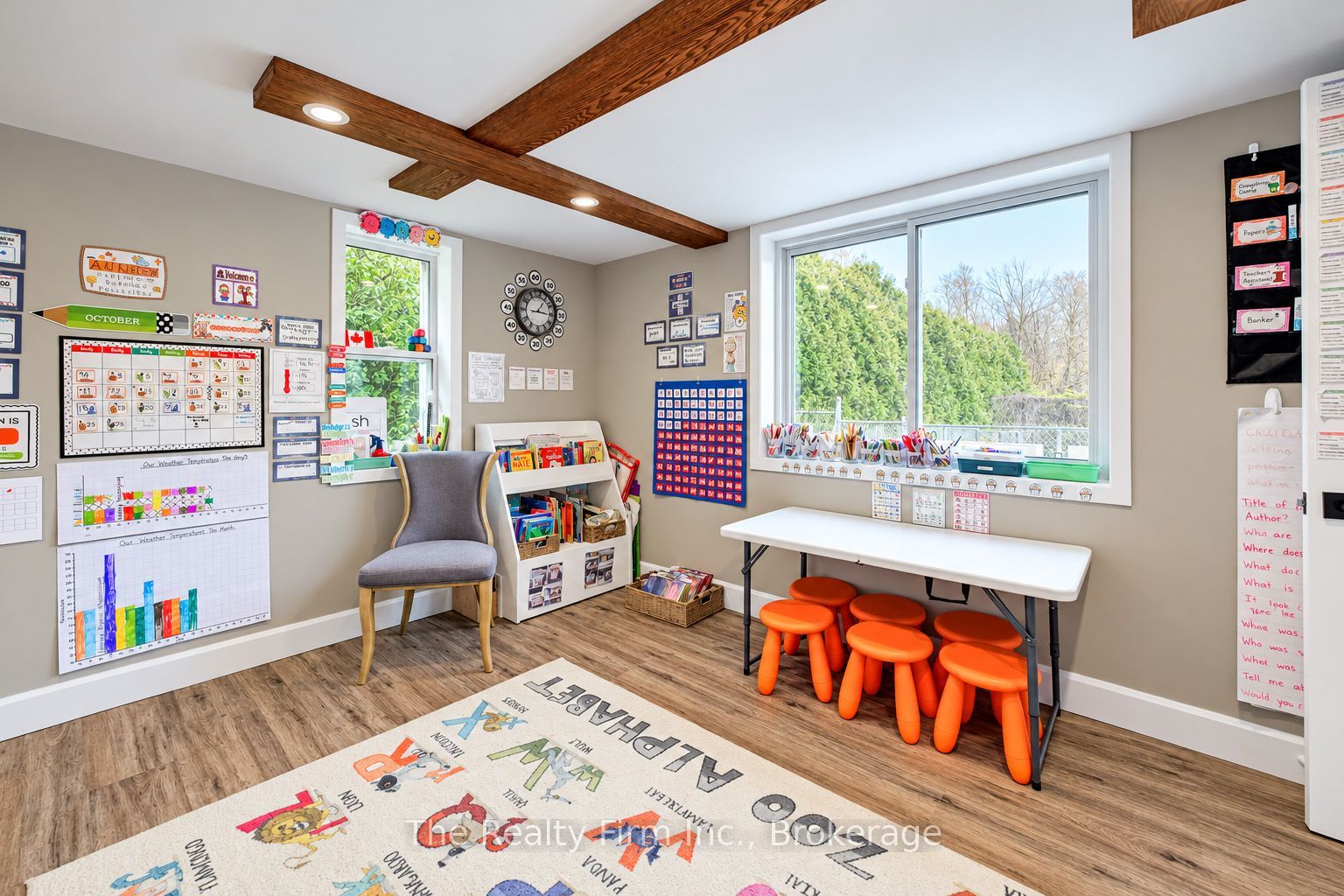 6652 3rd Line W Property Photo 29