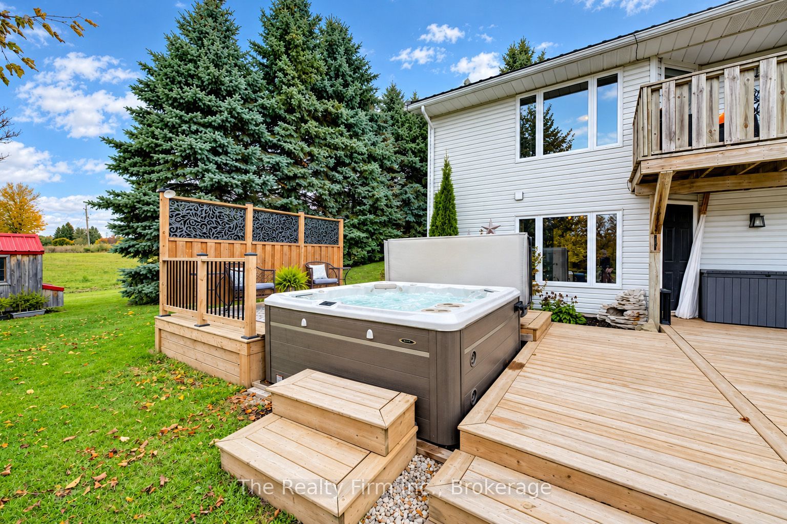 6652 3rd Line W Property Photo 33