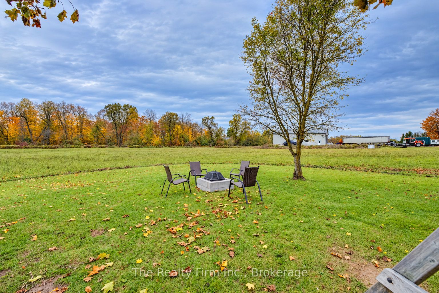 6652 3rd Line W Property Photo 36