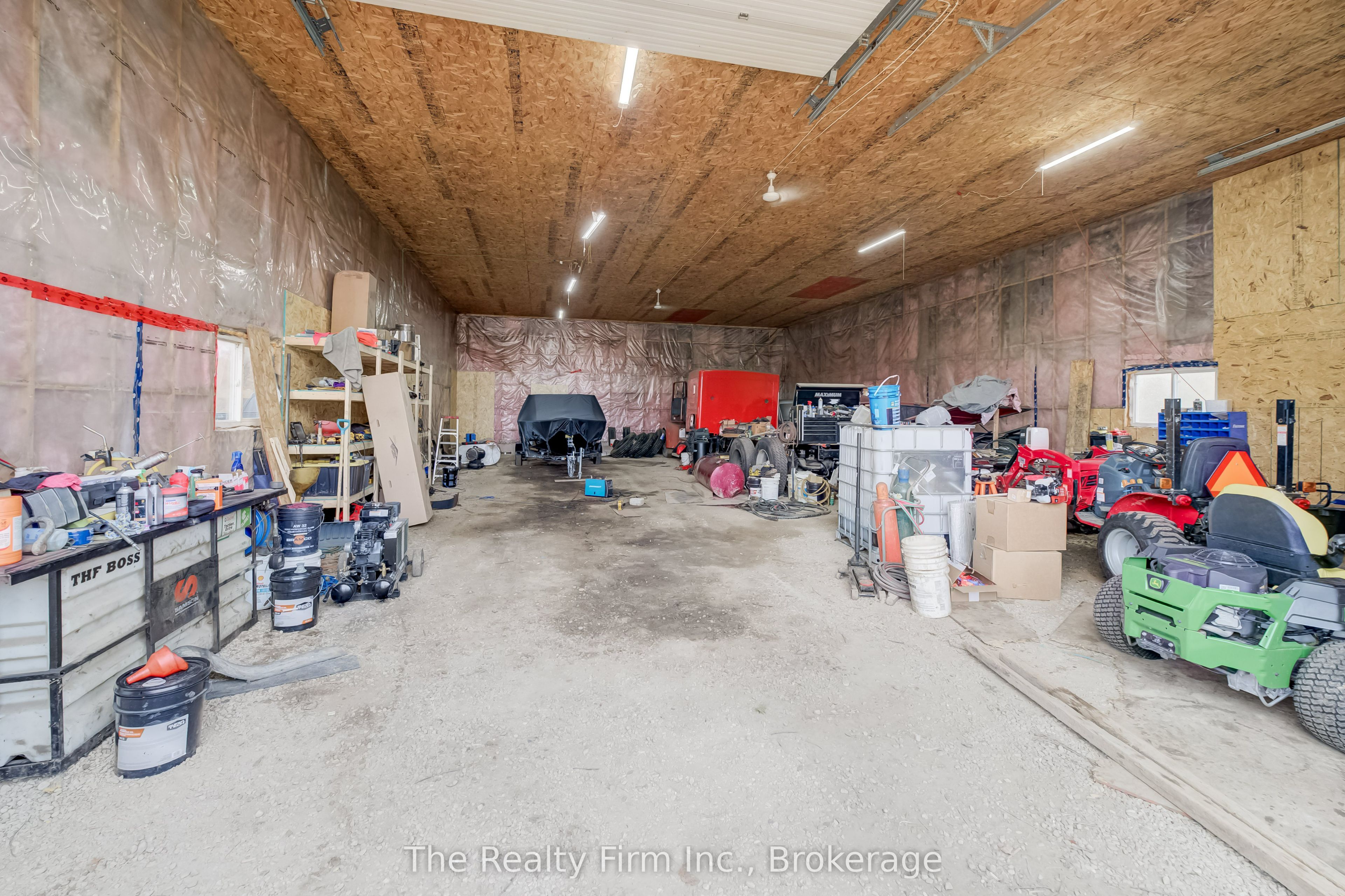 6652 3rd Line W Property Photo 39