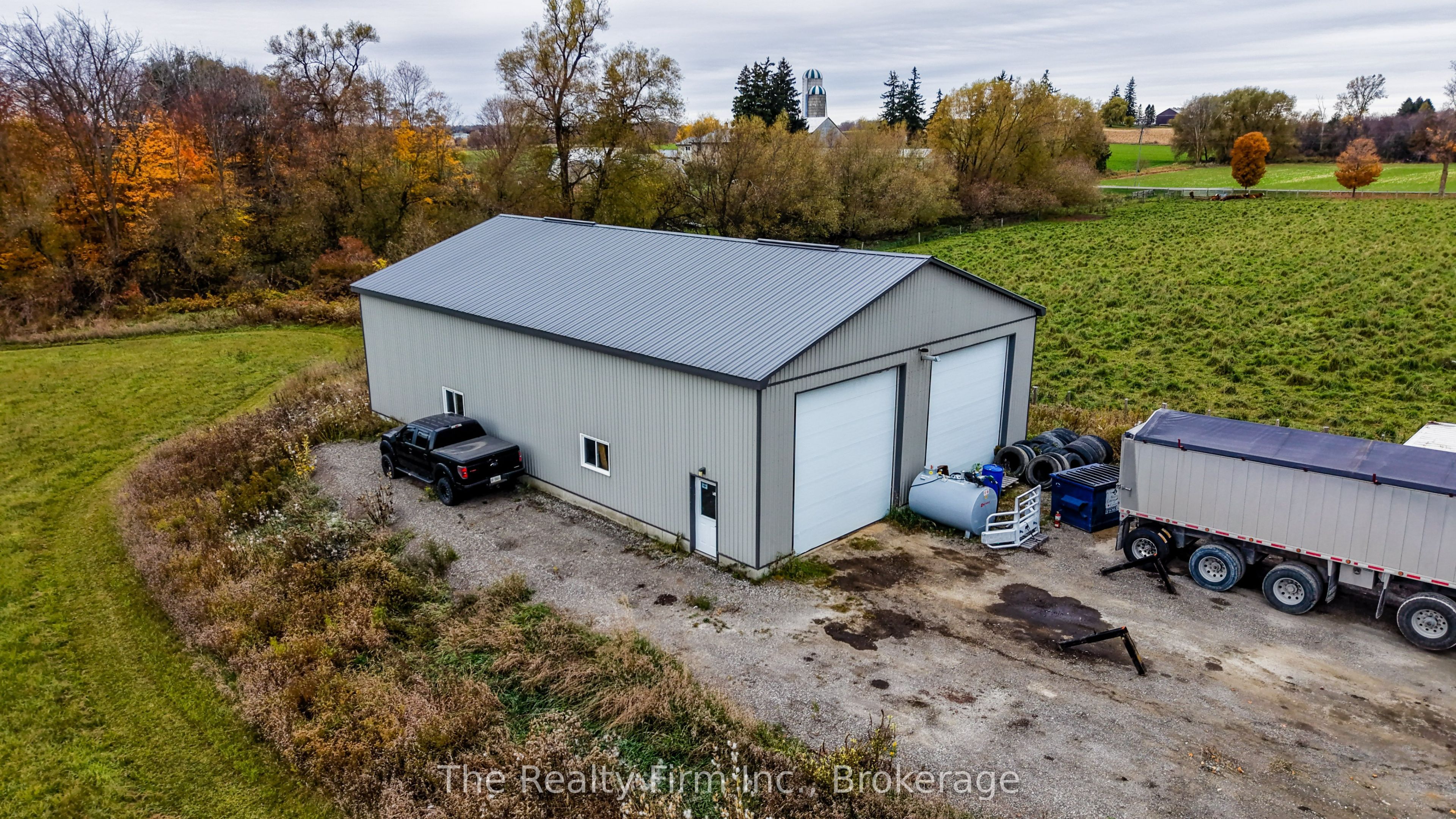 6652 3rd Line W Property Photo 40