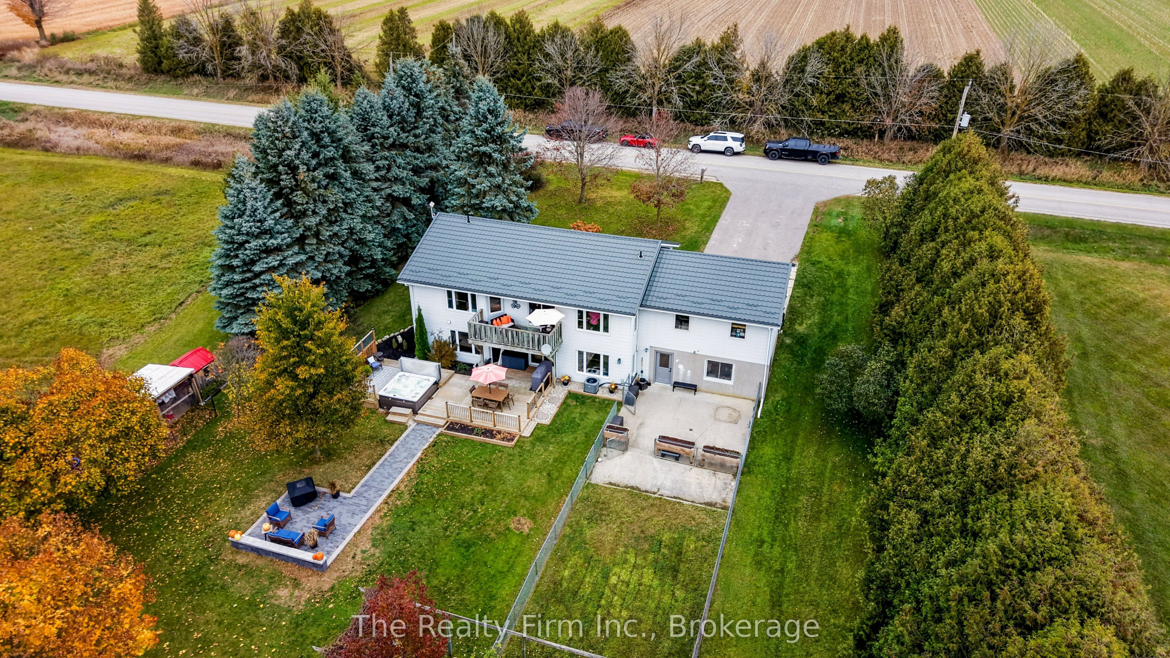 6652 3rd Line W Property Photo 41