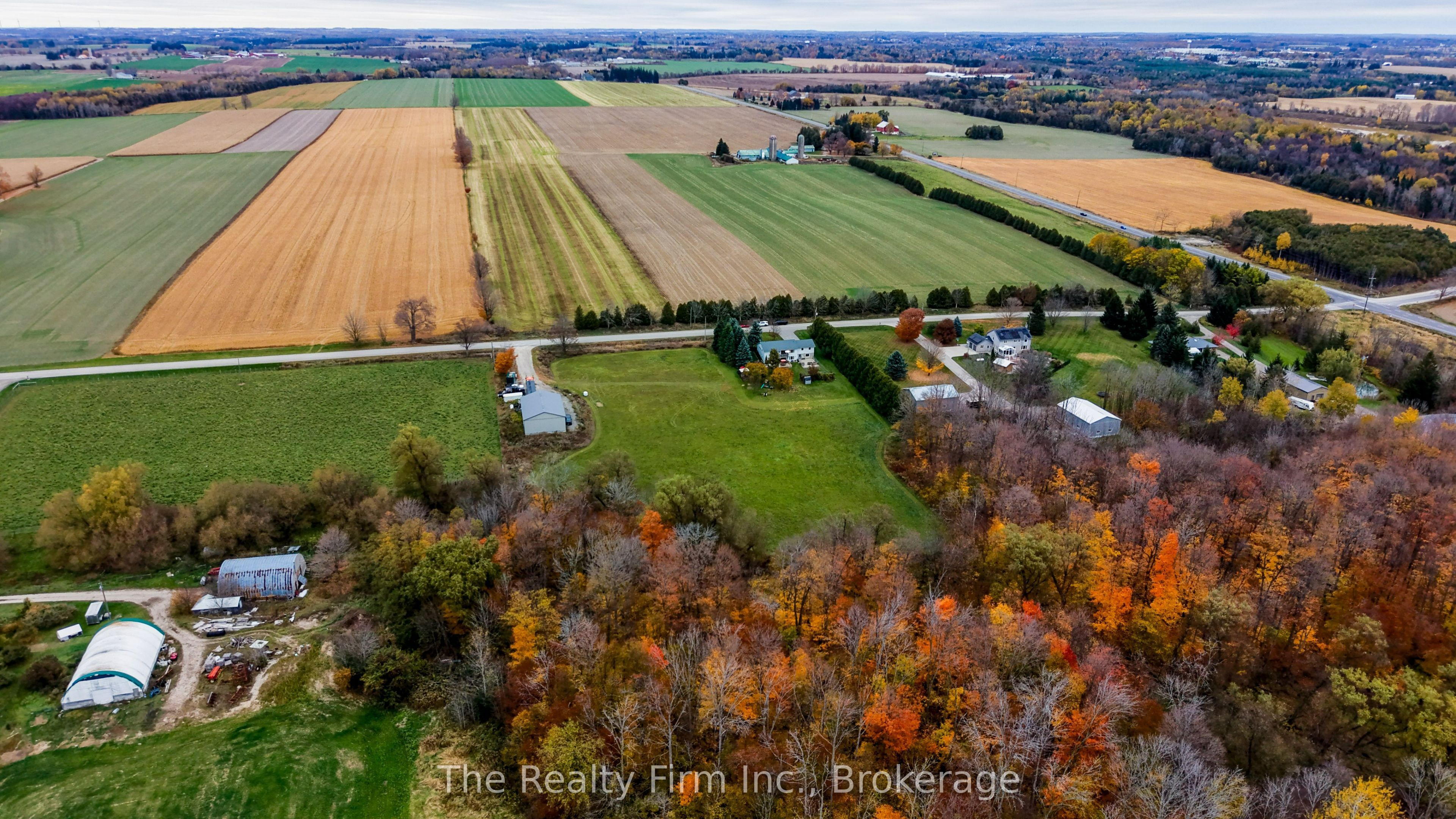 6652 3rd Line W Property Photo 45