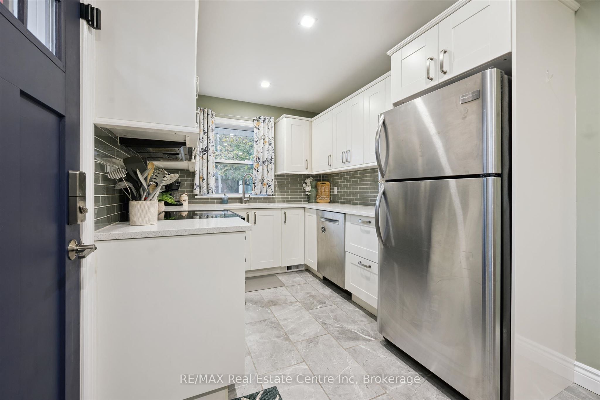 22 Fifth Avenue Property Photo 7