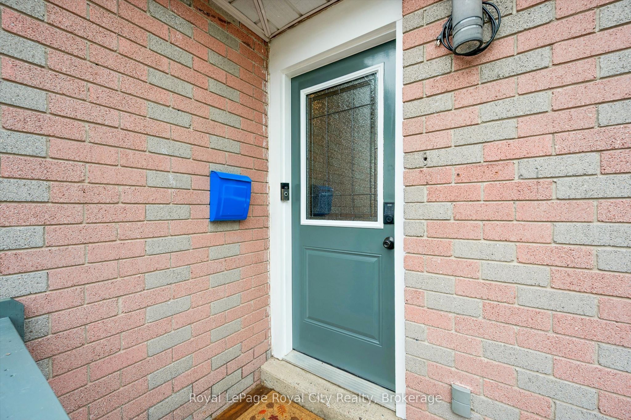 29 Mcilwraith Crescent Property Photo 3