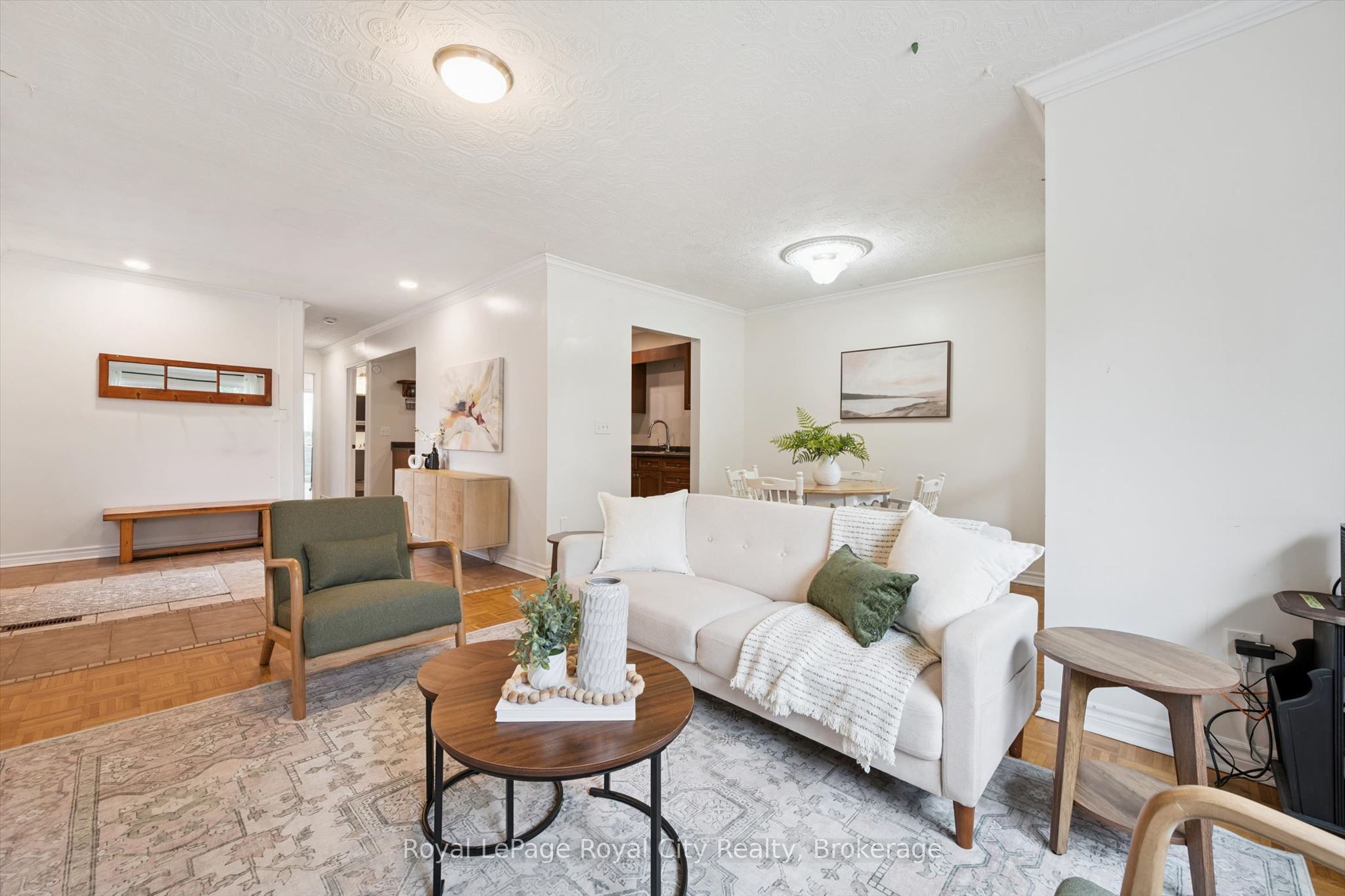 29 Mcilwraith Crescent Property Photo 8