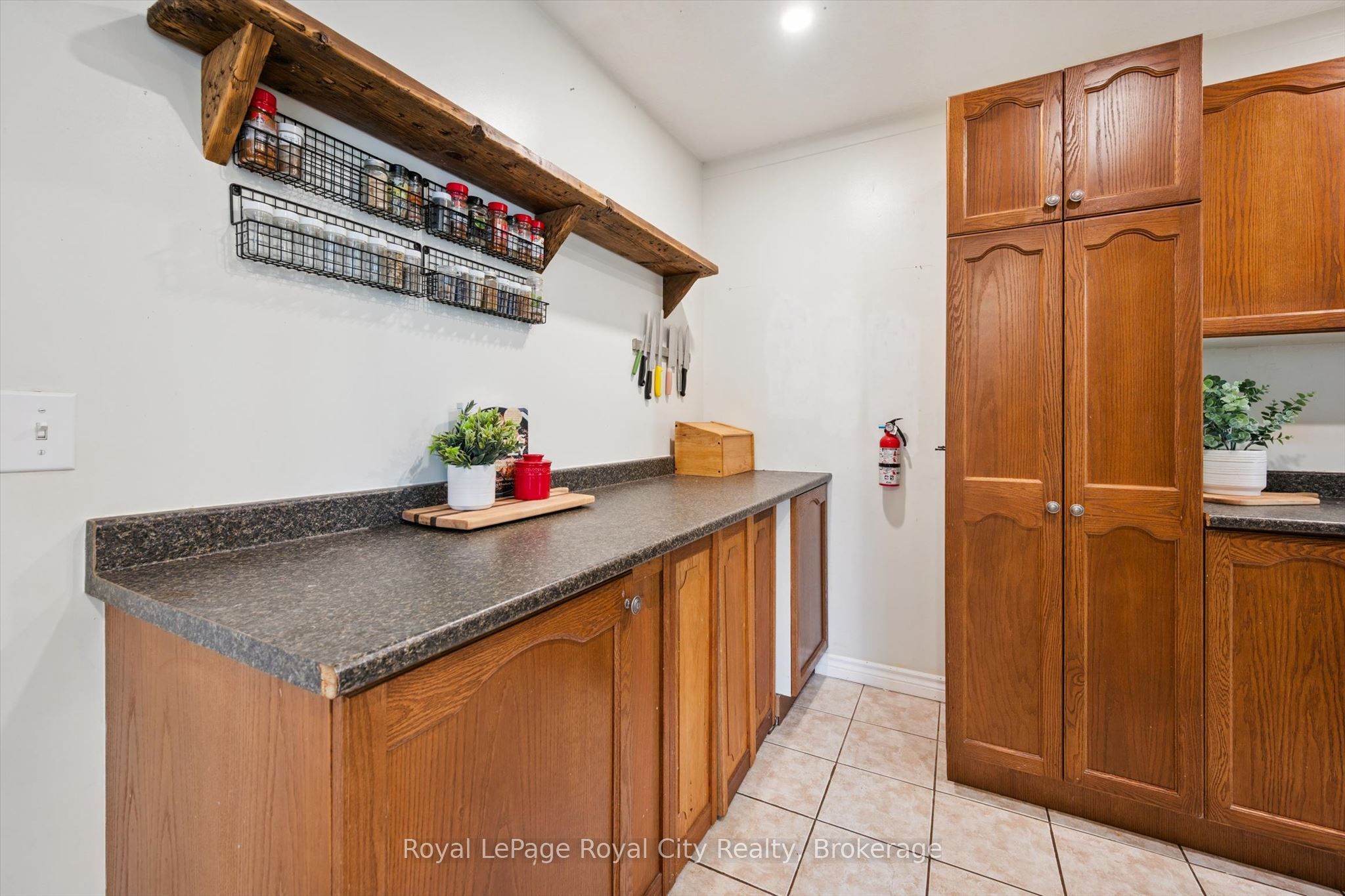 29 Mcilwraith Crescent Property Photo 13