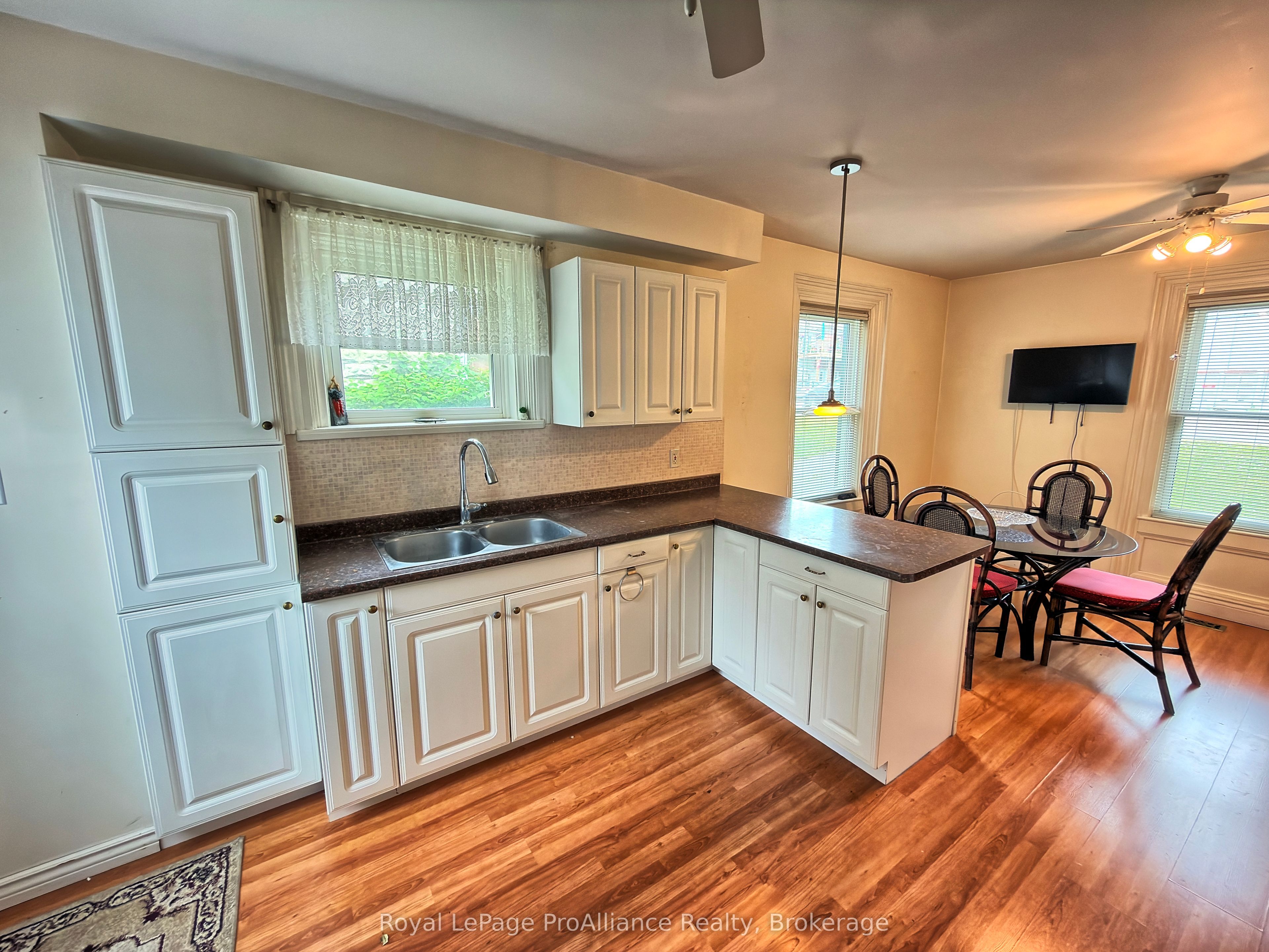 889 Smith Street Property Photo 5