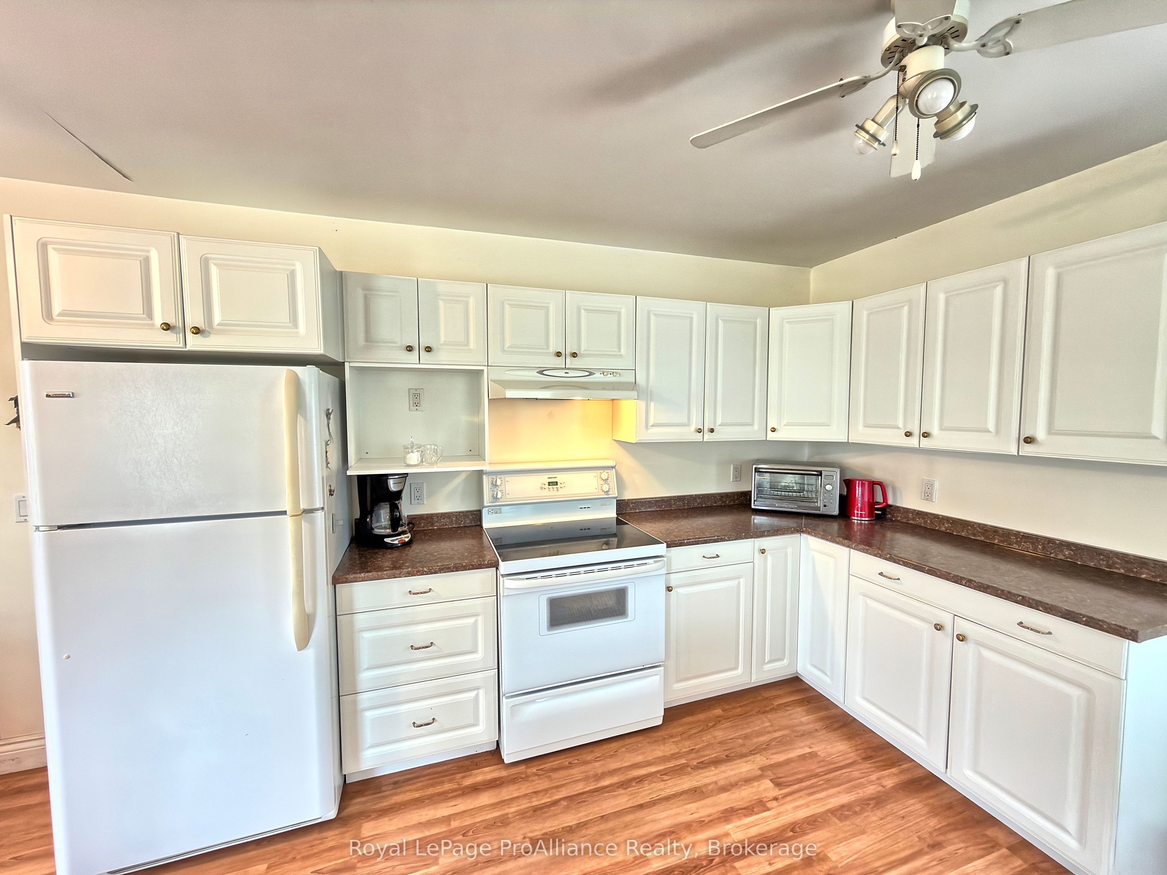 889 Smith Street Property Photo 6