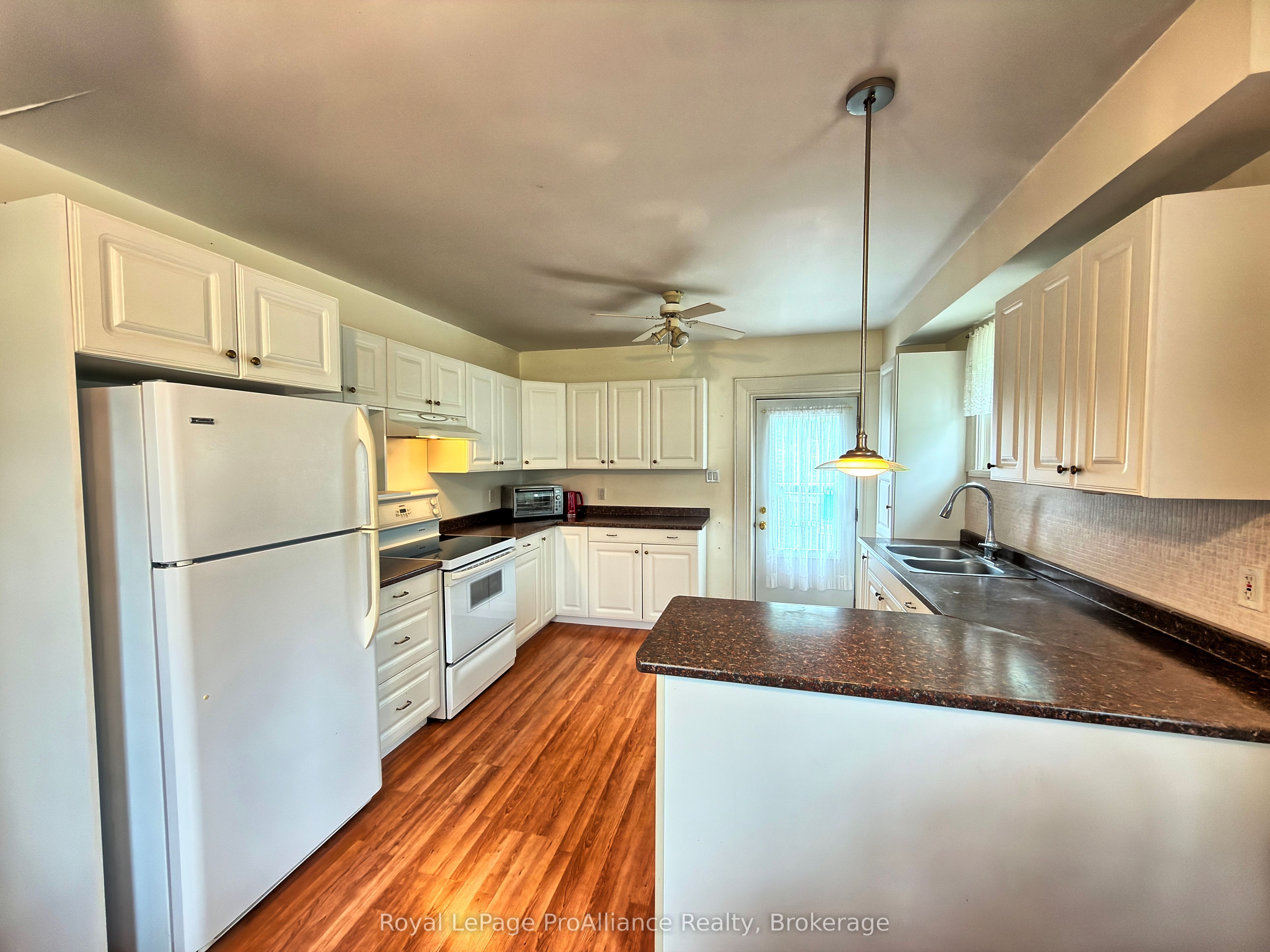889 Smith Street Property Photo 7