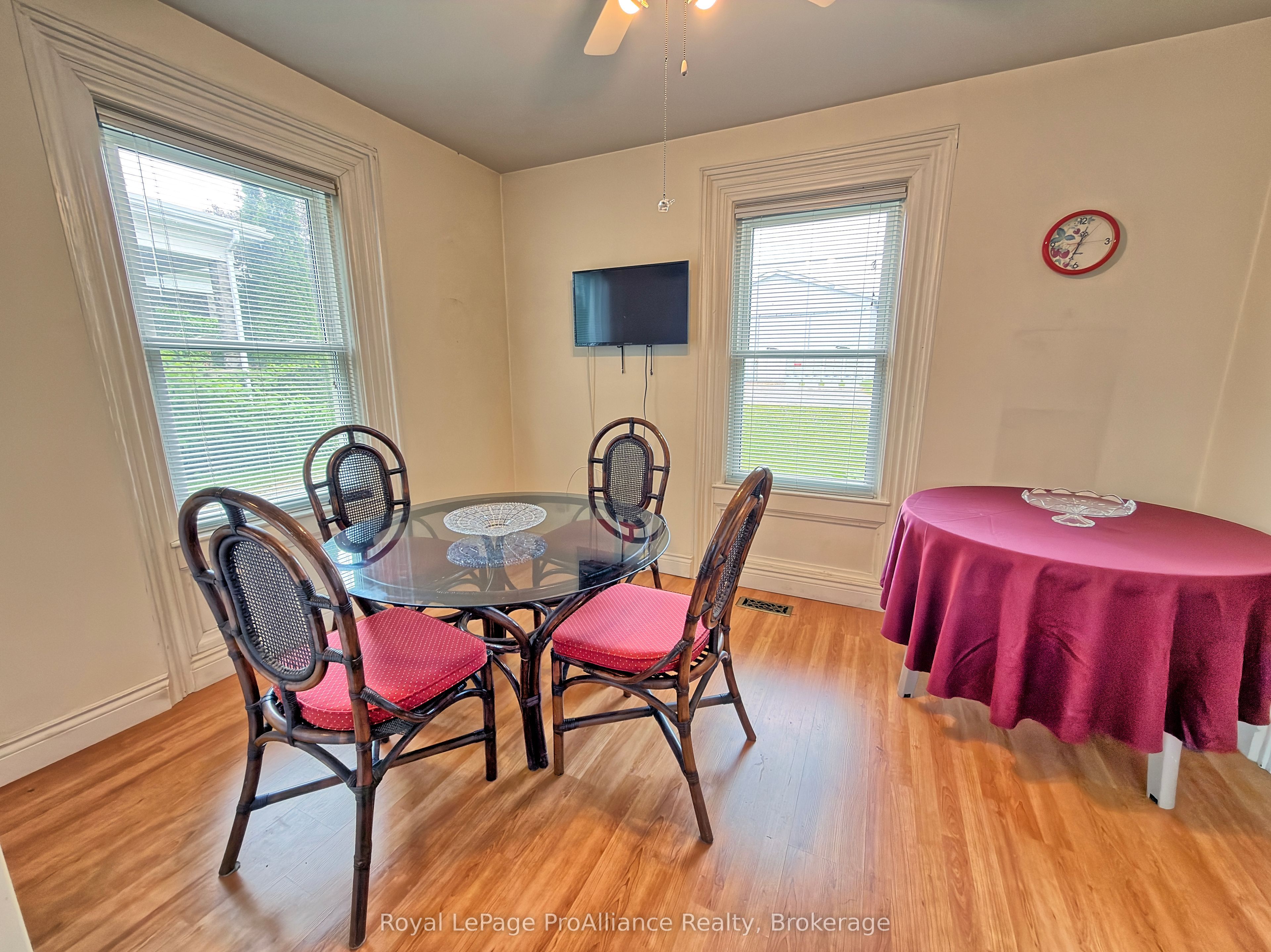 889 Smith Street Property Photo 8