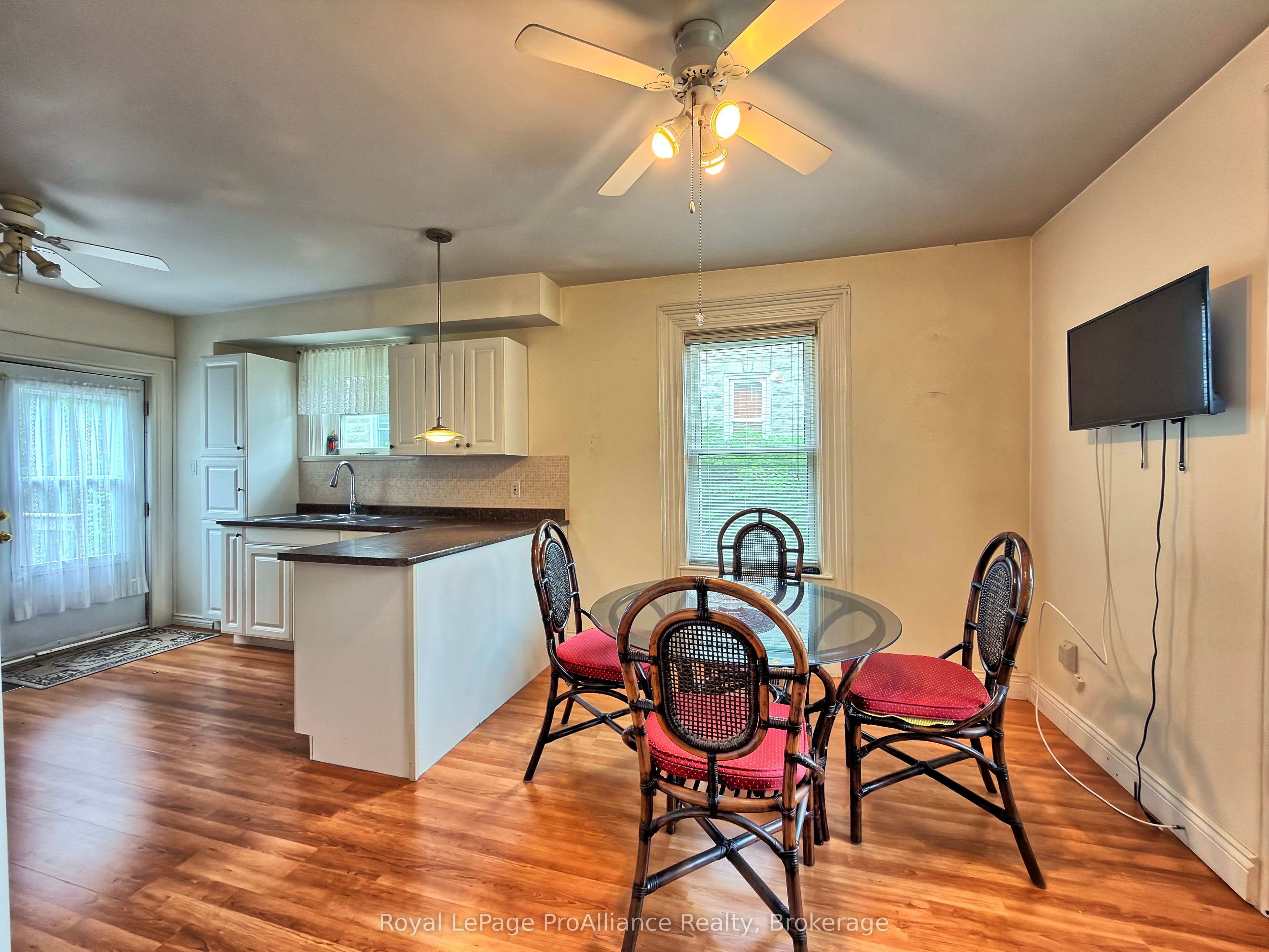 889 Smith Street Property Photo 9