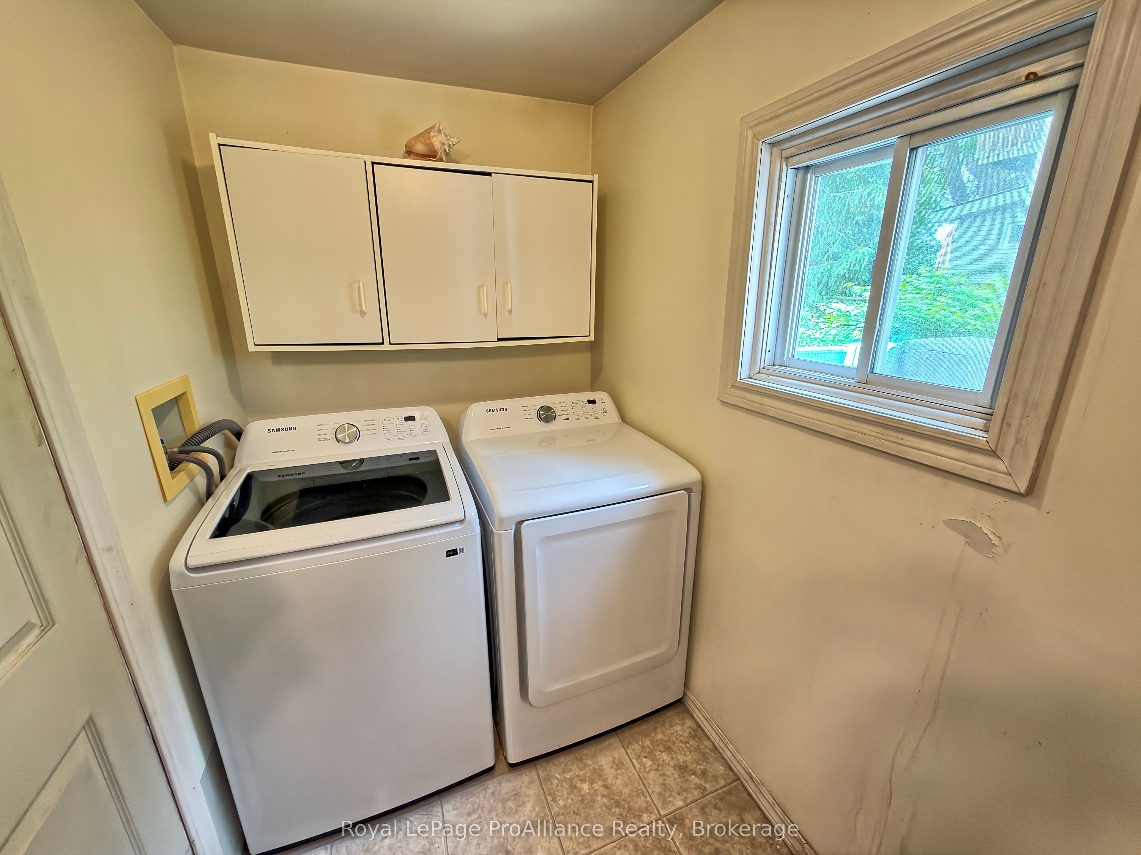 889 Smith Street Property Photo 18