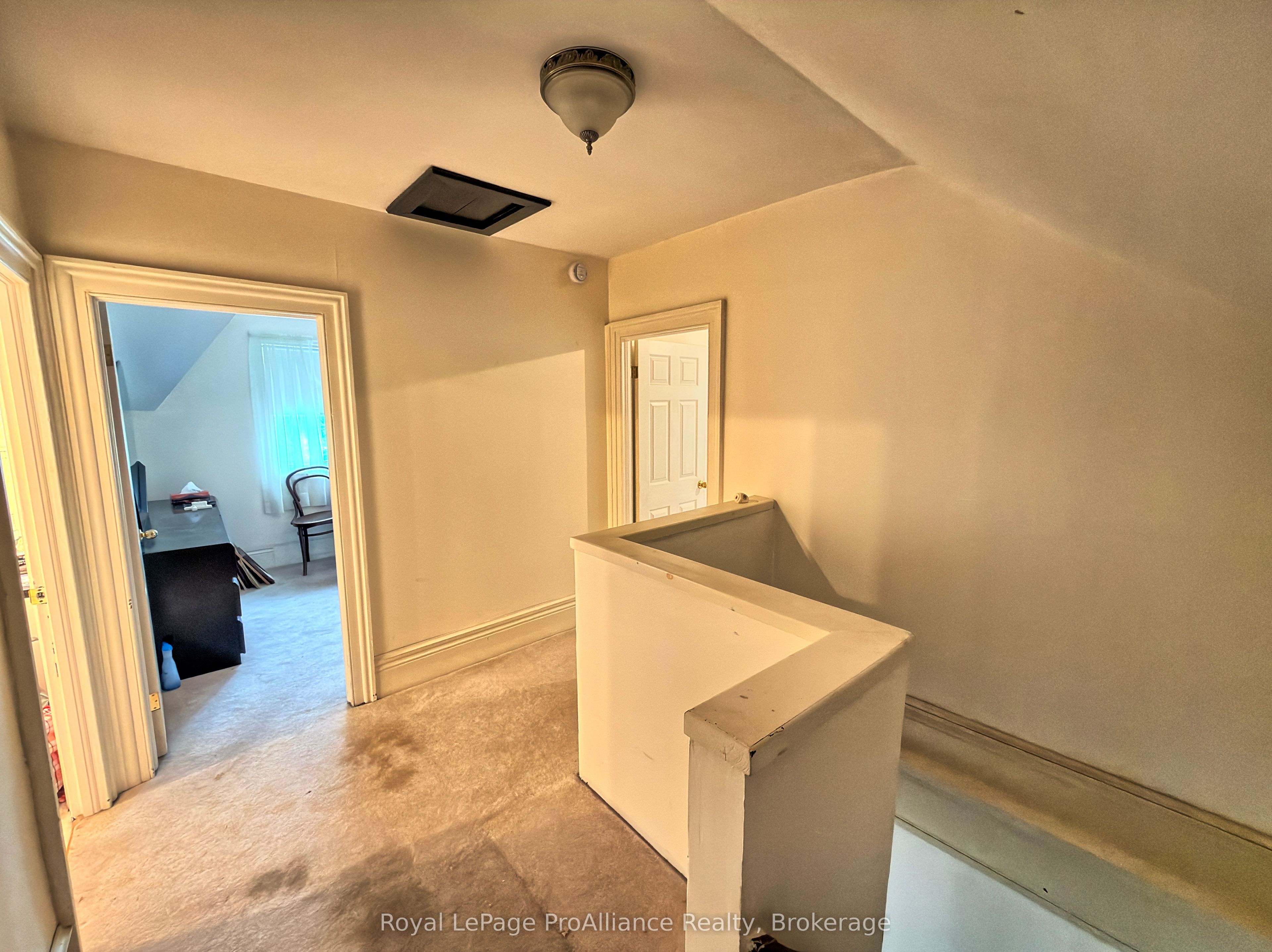 889 Smith Street Property Photo 20