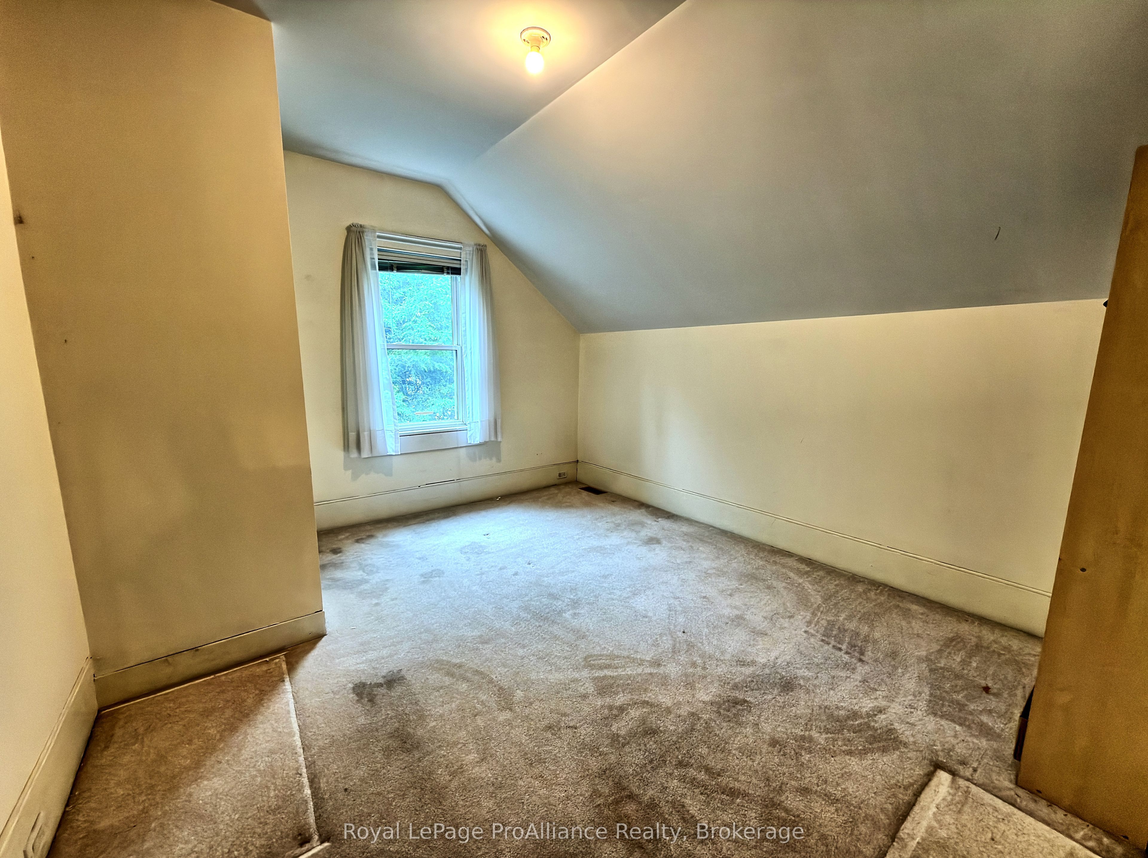 889 Smith Street Property Photo 21