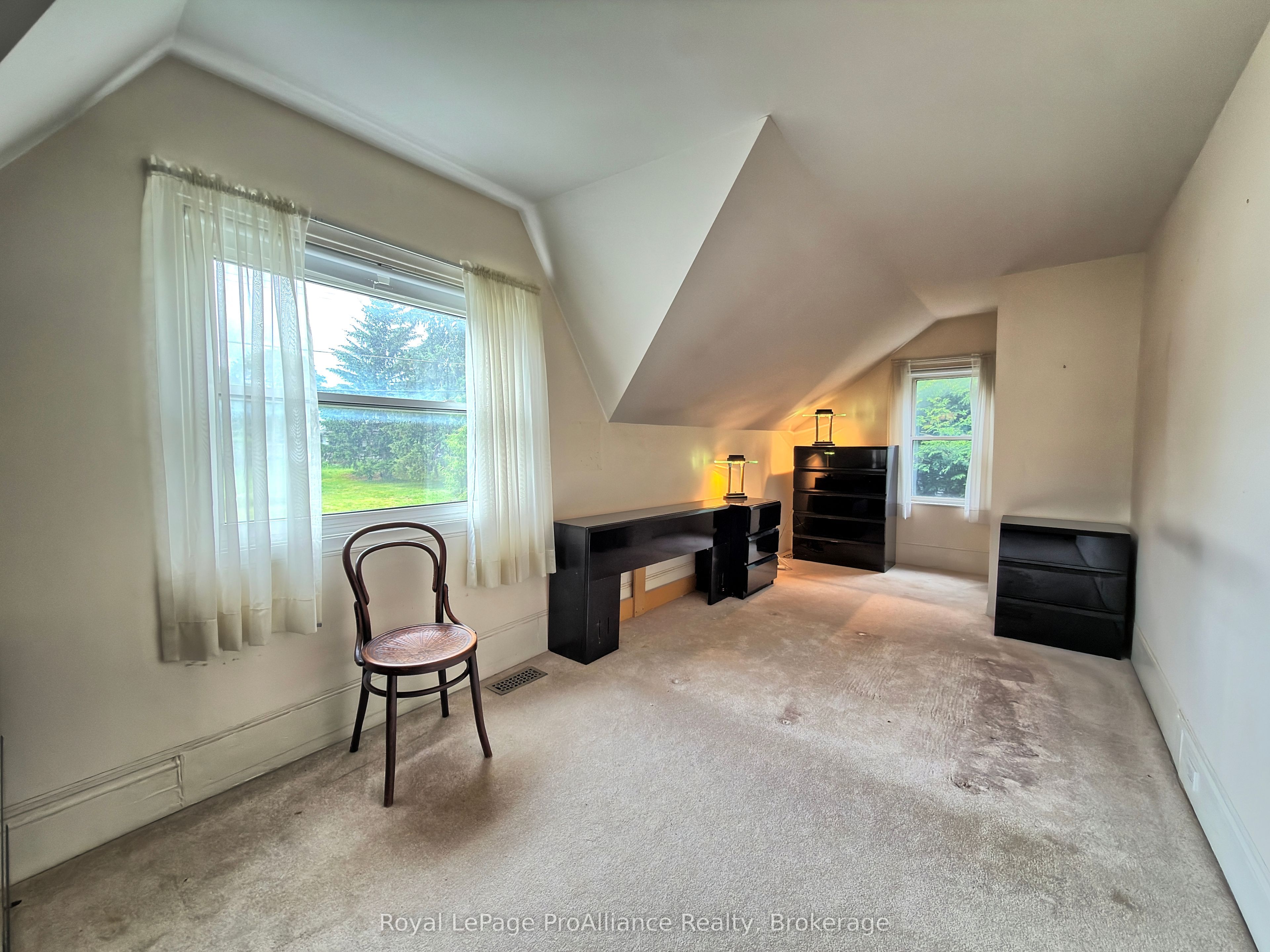 889 Smith Street Property Photo 23