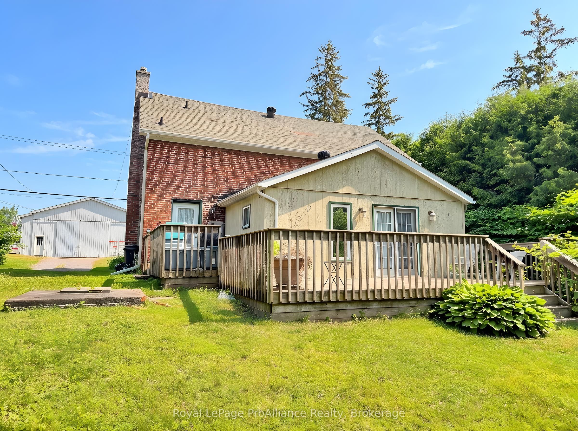 889 Smith Street Property Photo 33