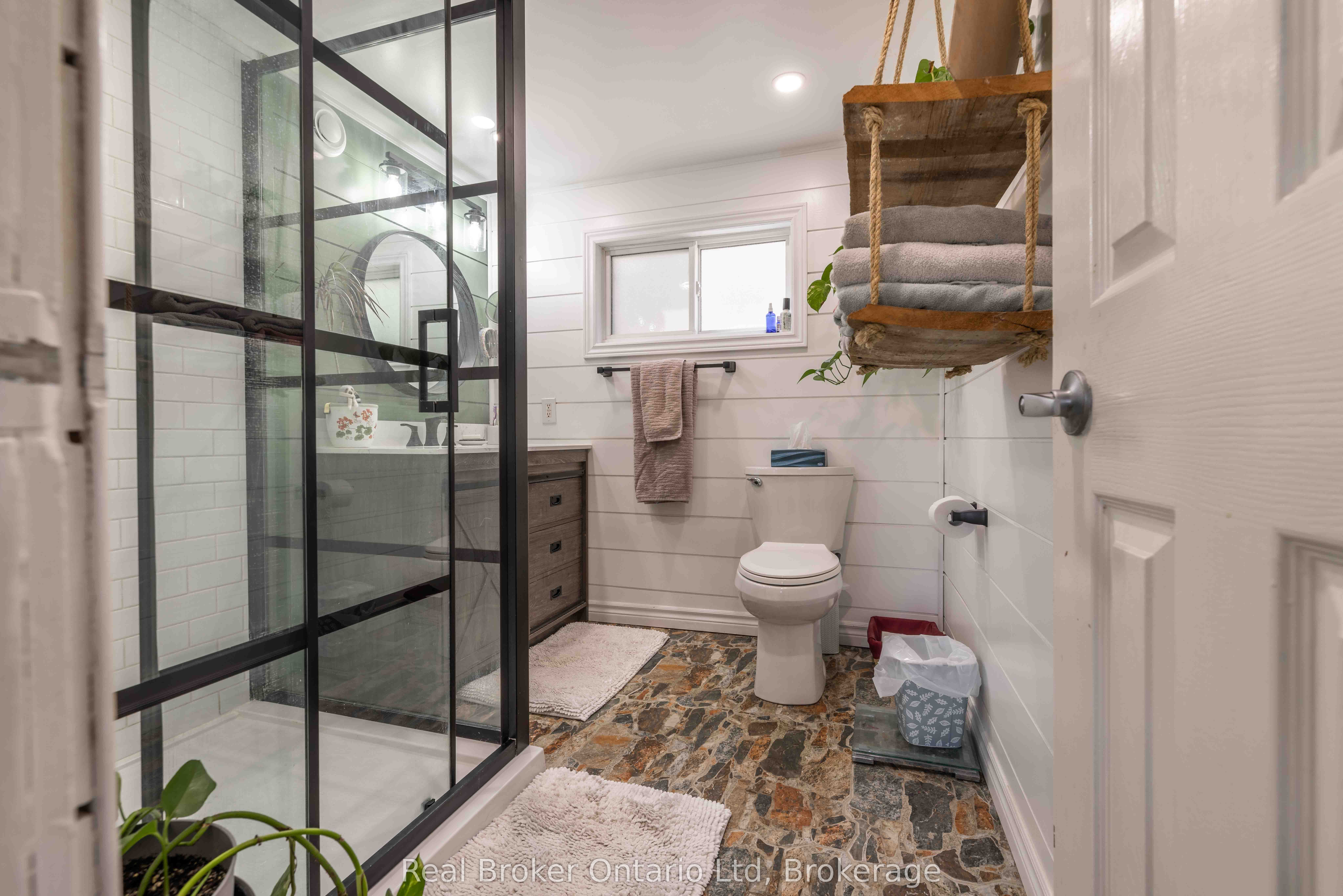 12 7th Avenue Property Photo 13
