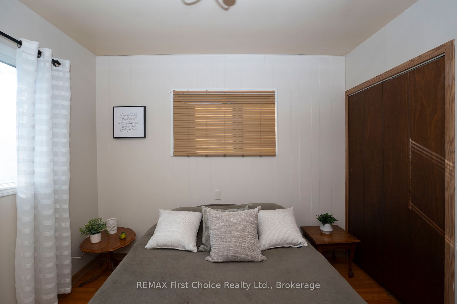 372 Inchiquin Street Property Photo 2