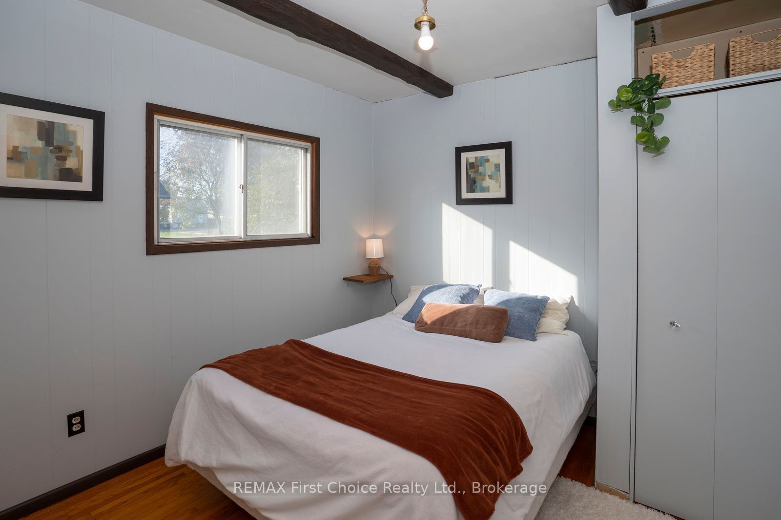 372 Inchiquin Street Property Photo 4